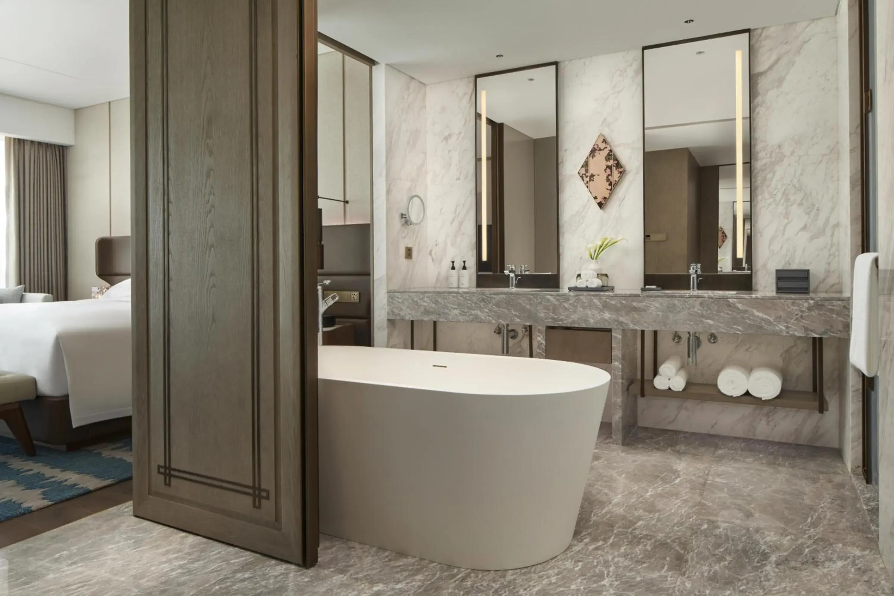 Bath in InterContinental Hotels Zhengzhou Bath in InterContinental Hotels Zhengzhou