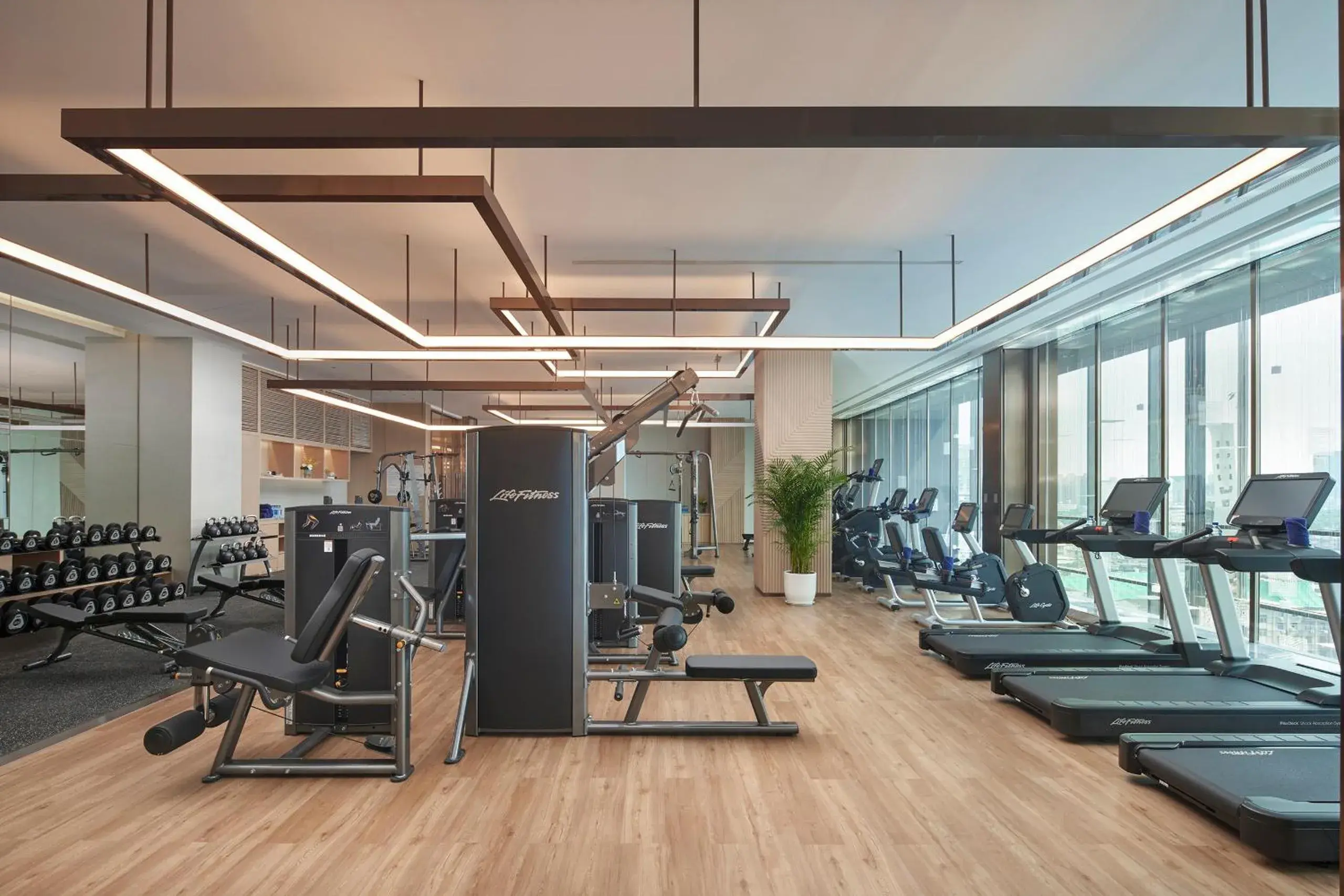 Fitness centre/facilities in InterContinental Hotels Zhengzhou Fitness centre/facilities in InterContinental Hotels Zhengzhou