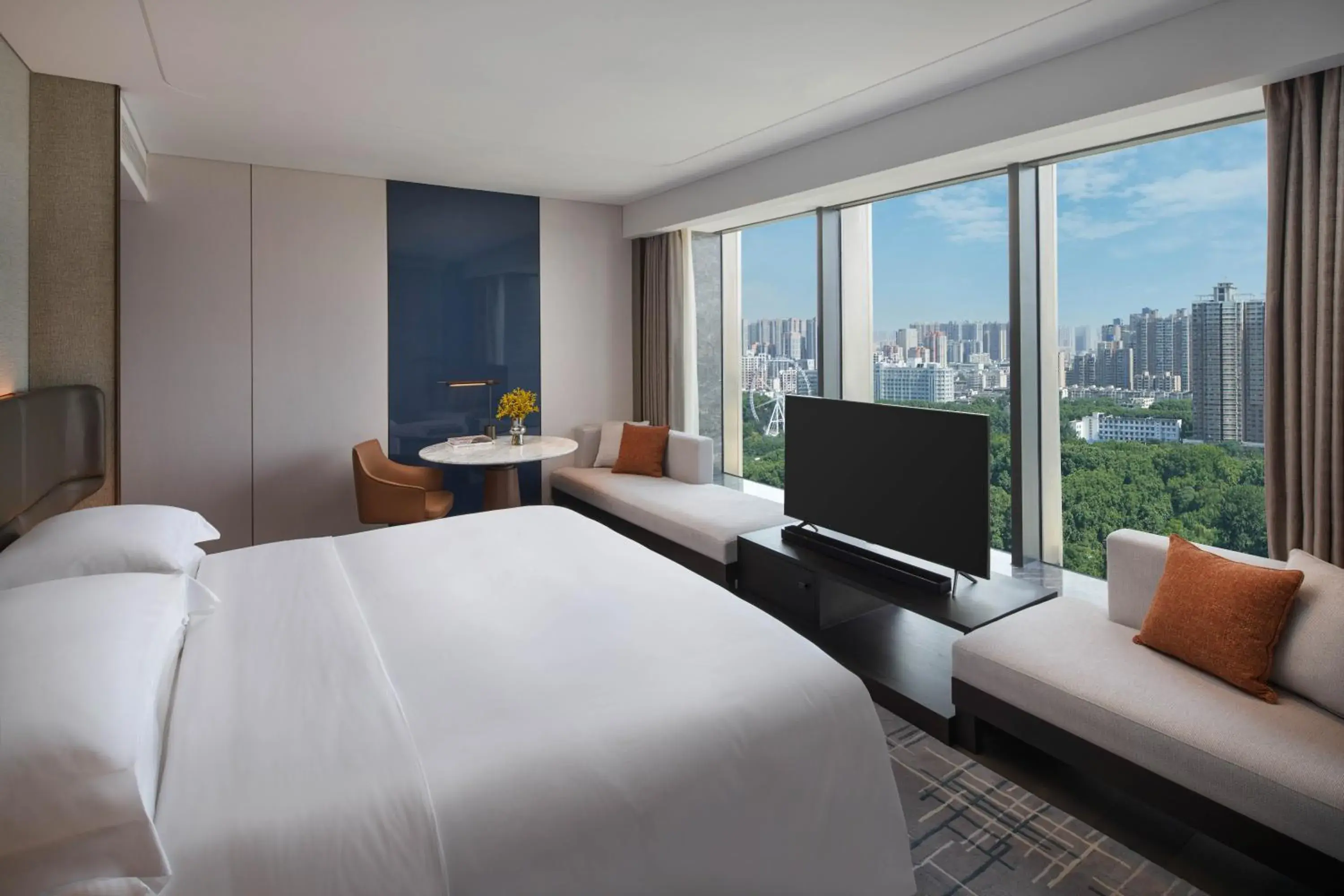 One-Bedroom King Suite with Living Dining Areas and Garden View in InterContinental Hotels Zhengzhou One-Bedroom King Suite with Living Dining Areas and Garden View in InterContinental Hotels Zhengzhou