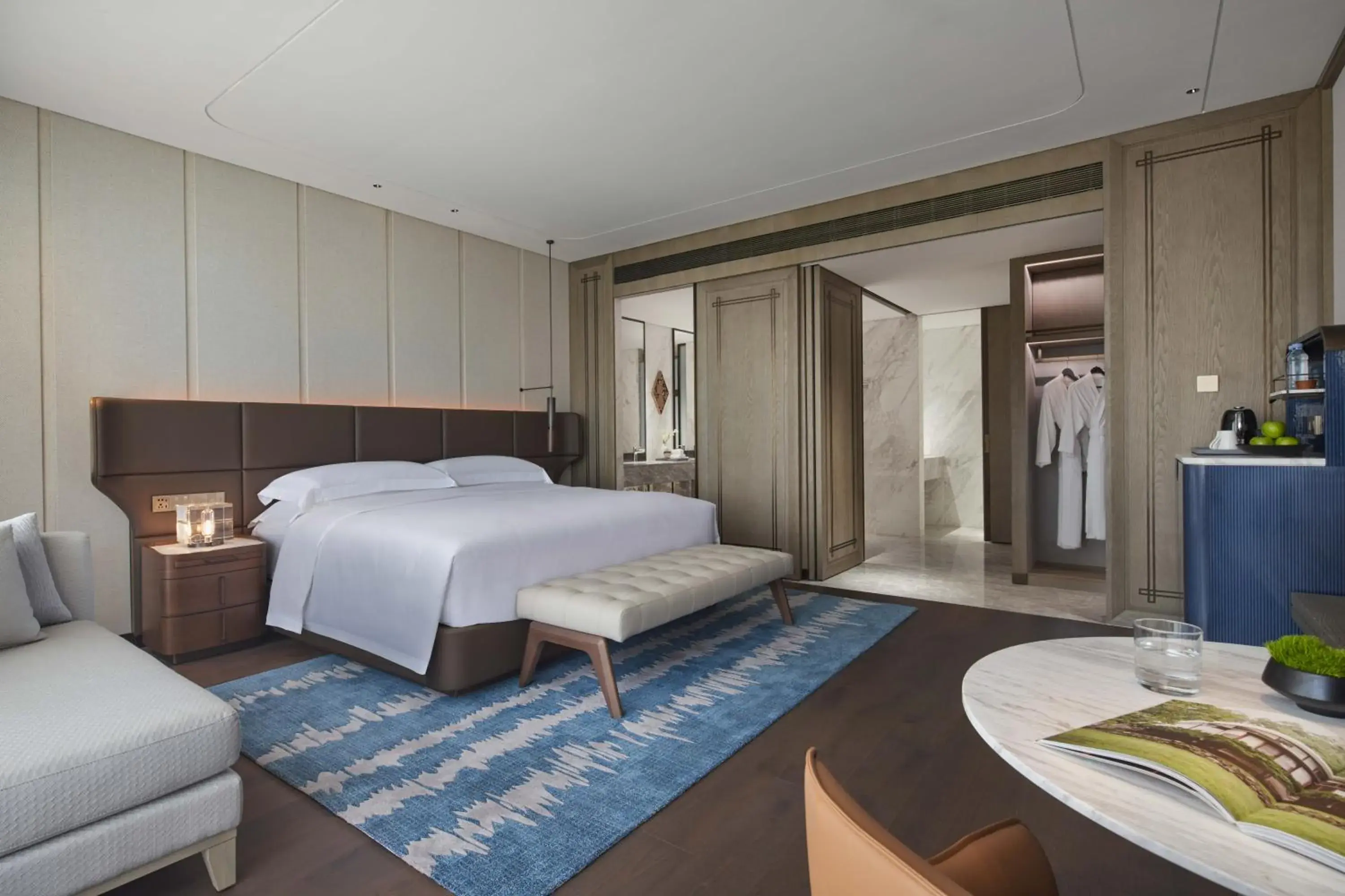 Bedroom, Bed in InterContinental Hotels Zhengzhou Bedroom, Bed in InterContinental Hotels Zhengzhou