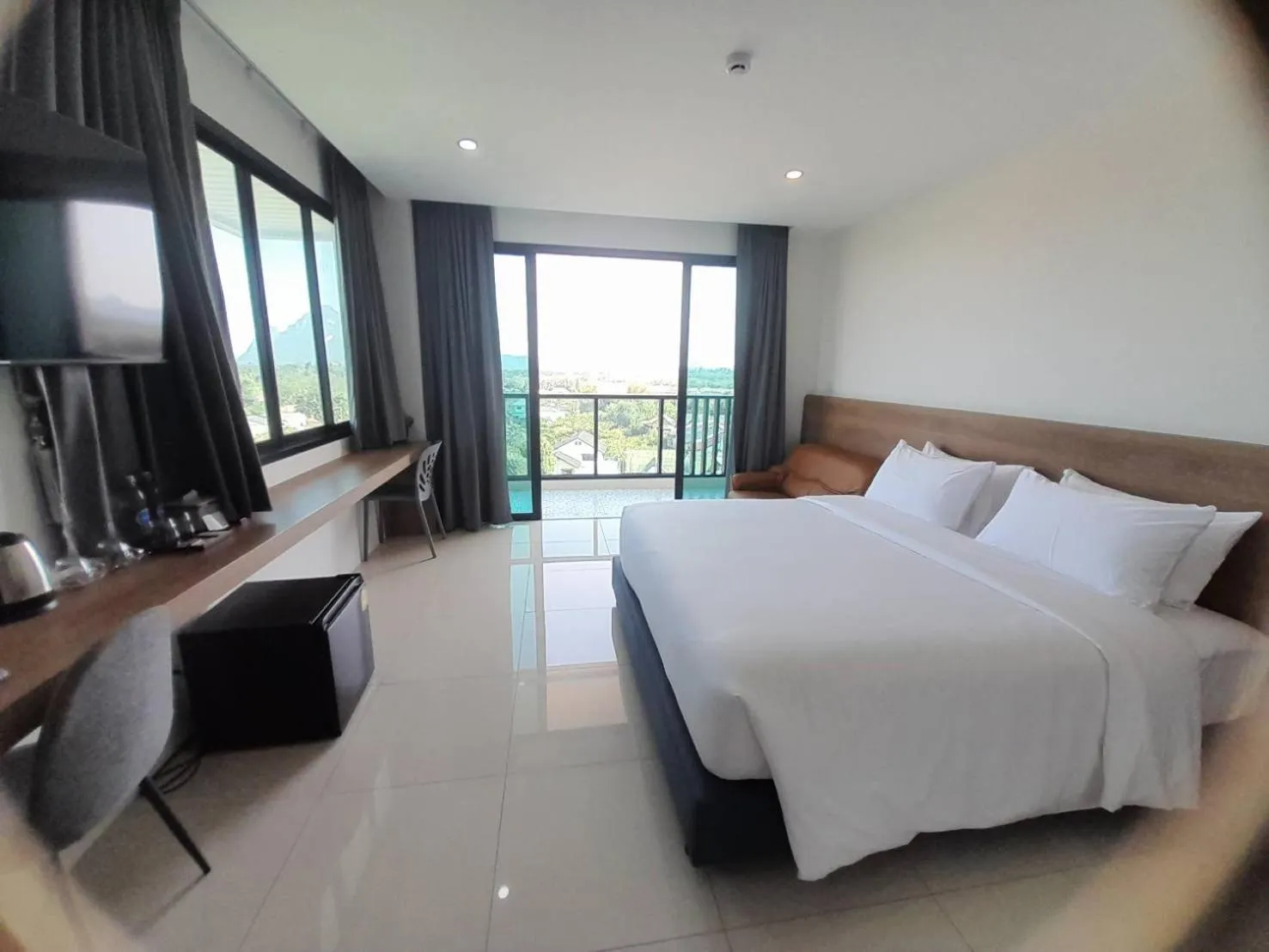 Bed in Mountain&Sea Hotel Prachuap