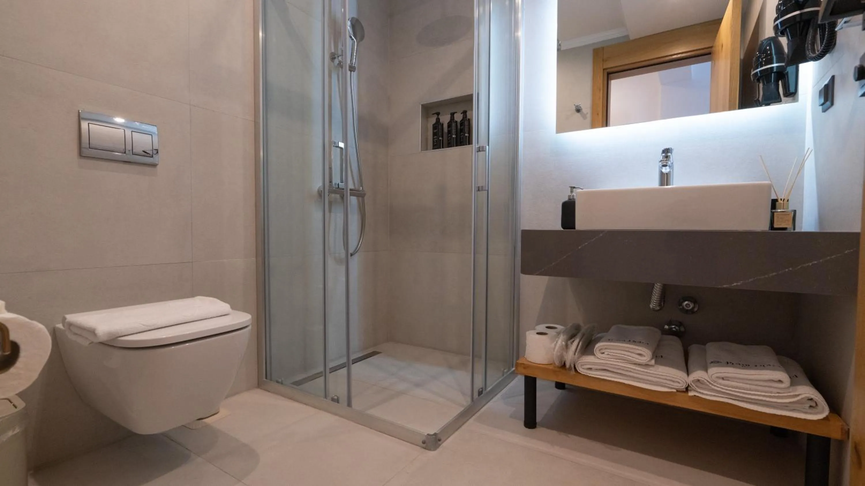 Shower in Blue Point Hotel Yalikavak