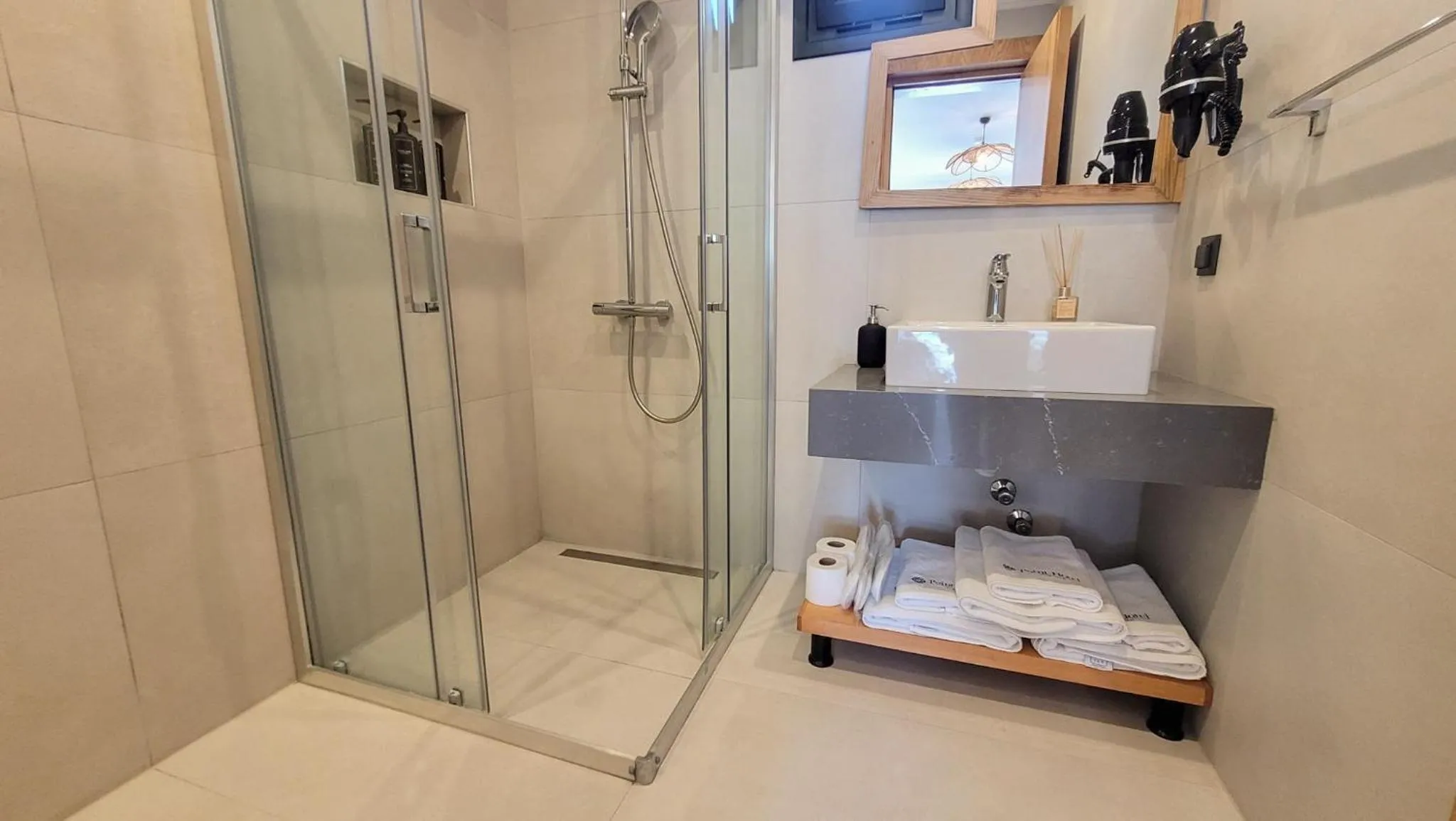 Shower in Blue Point Hotel Yalikavak
