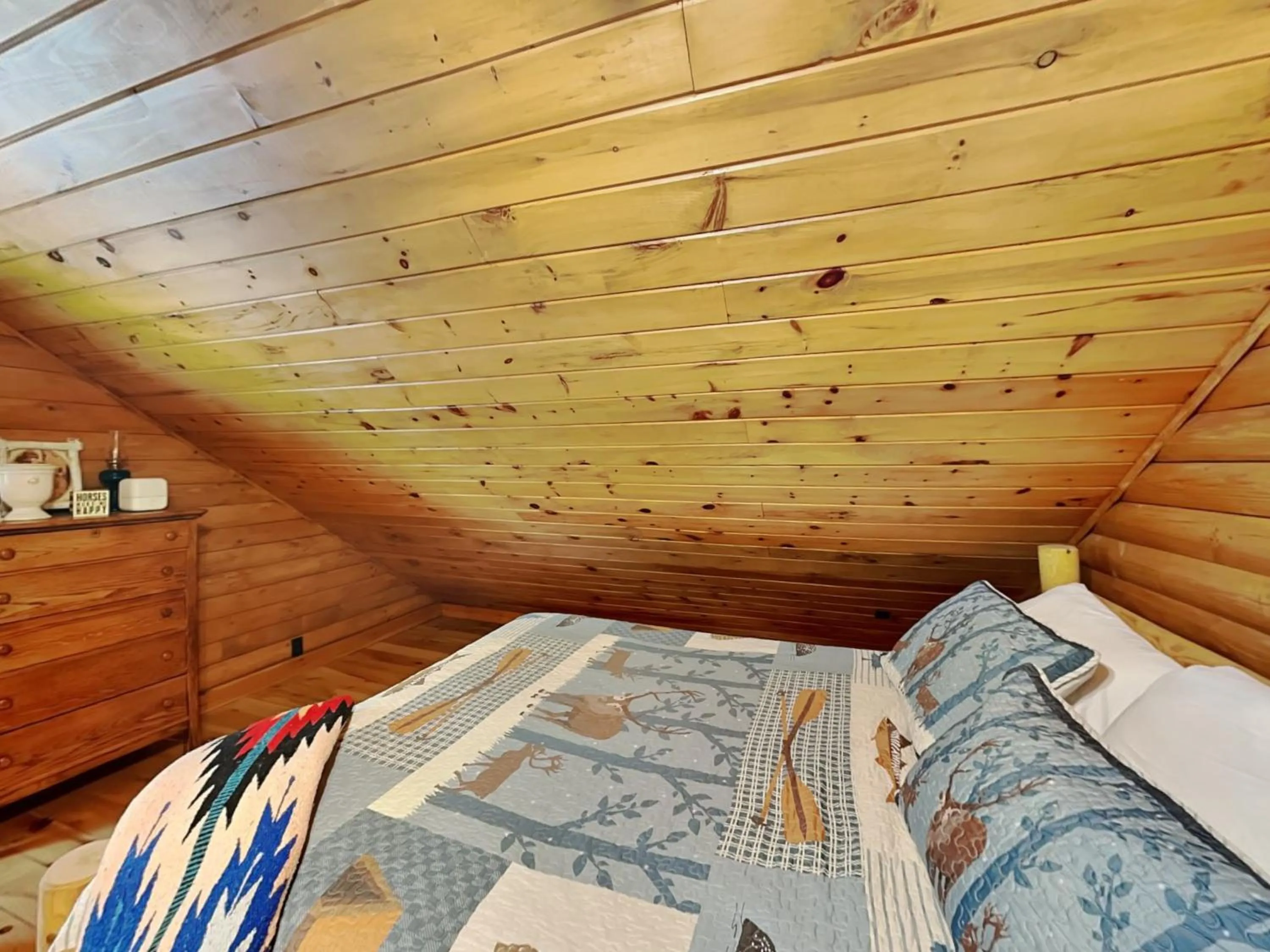 Property building, Bed in Windy Acres