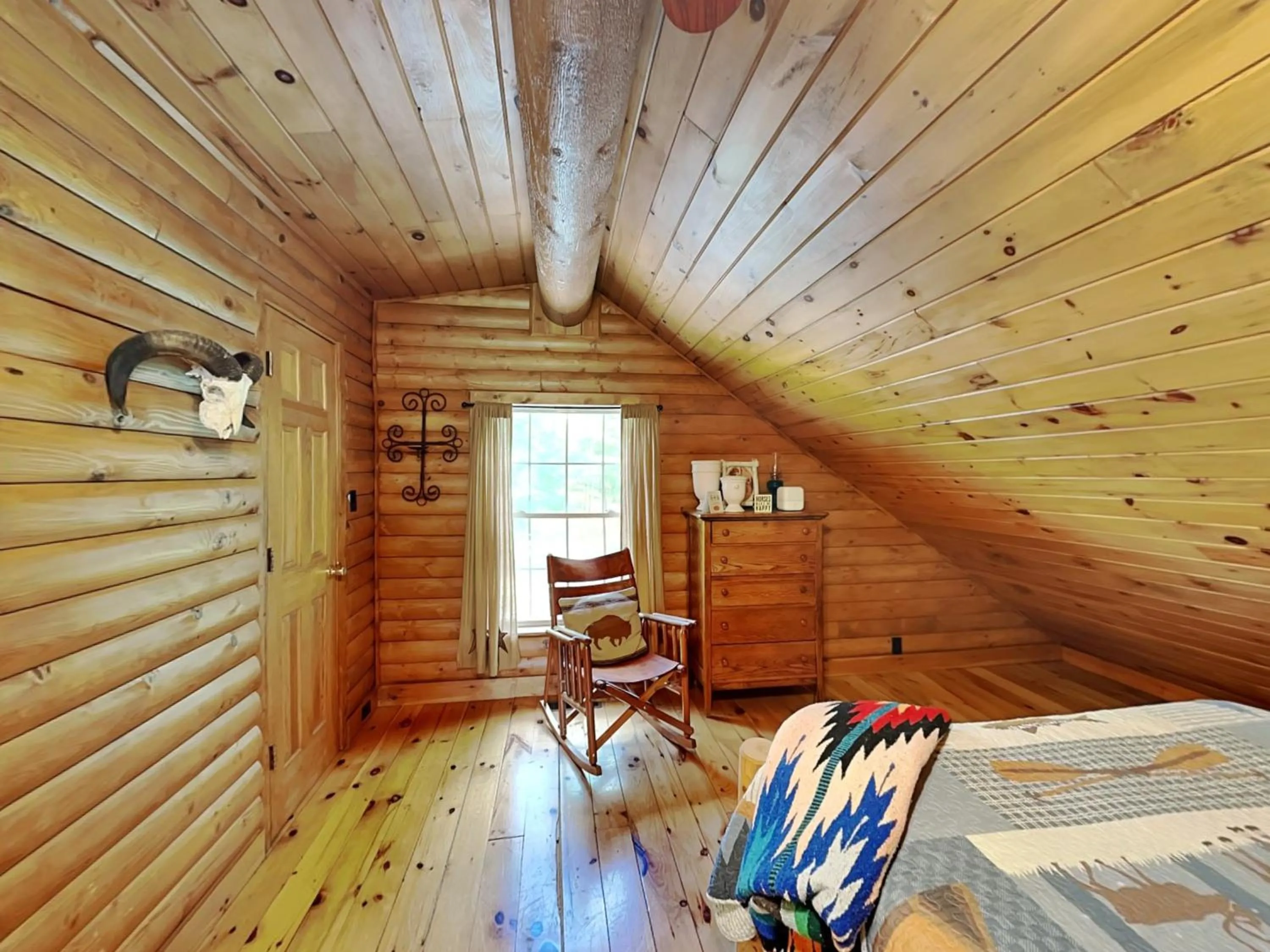 Property building, Bed in Windy Acres