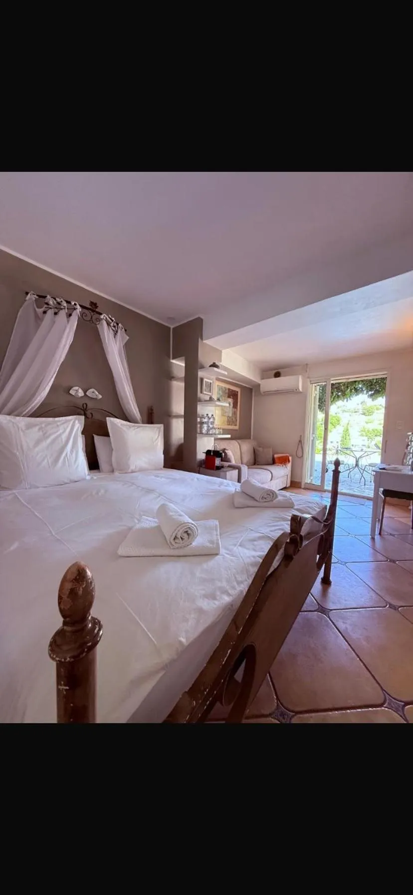 Bed in Le Mas des Amandiers