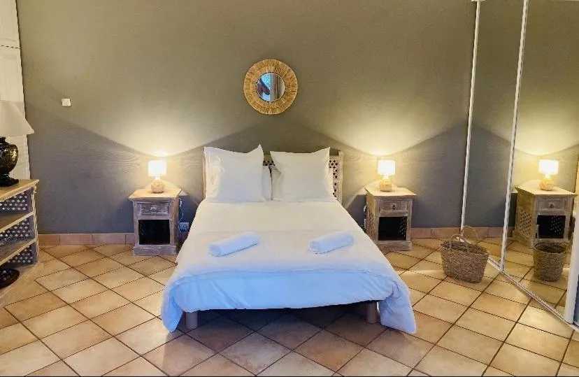 Bed in Le Mas des Amandiers