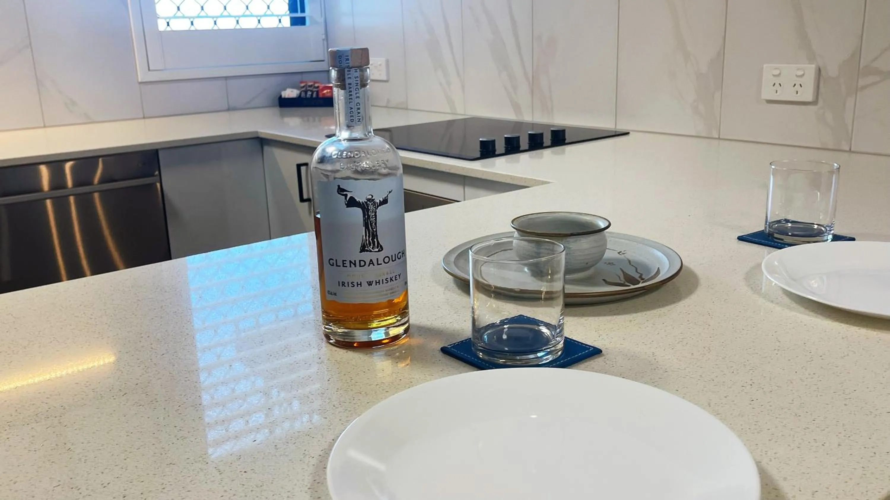 Kitchen or kitchenette in Maroochydore Riverfront Apartment