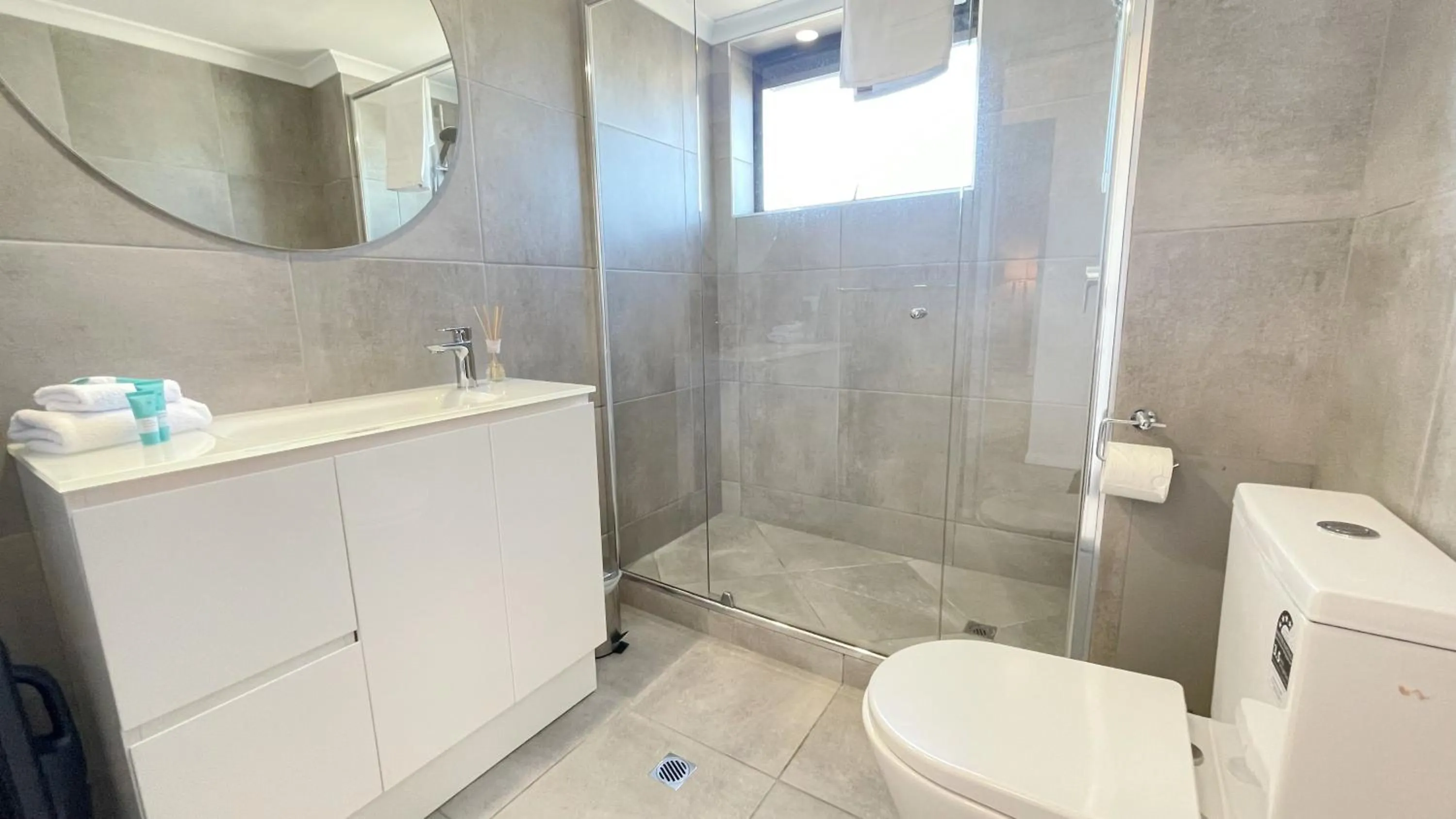 Maroochydore Riverfront Apartment