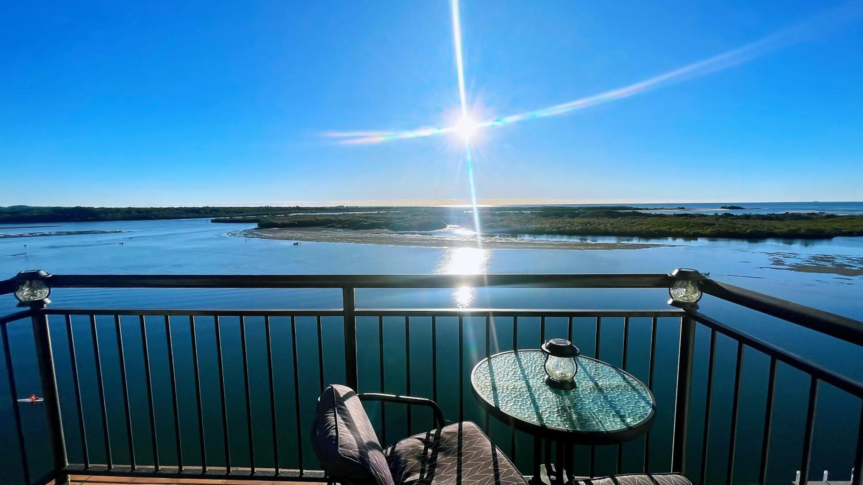 Natural landscape in Maroochydore Riverfront Apartment