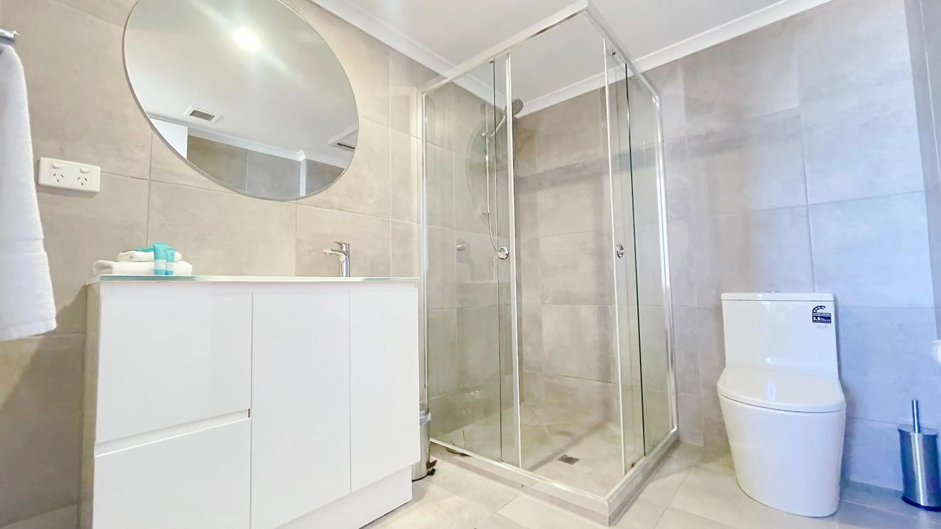 Maroochydore Riverfront Apartment