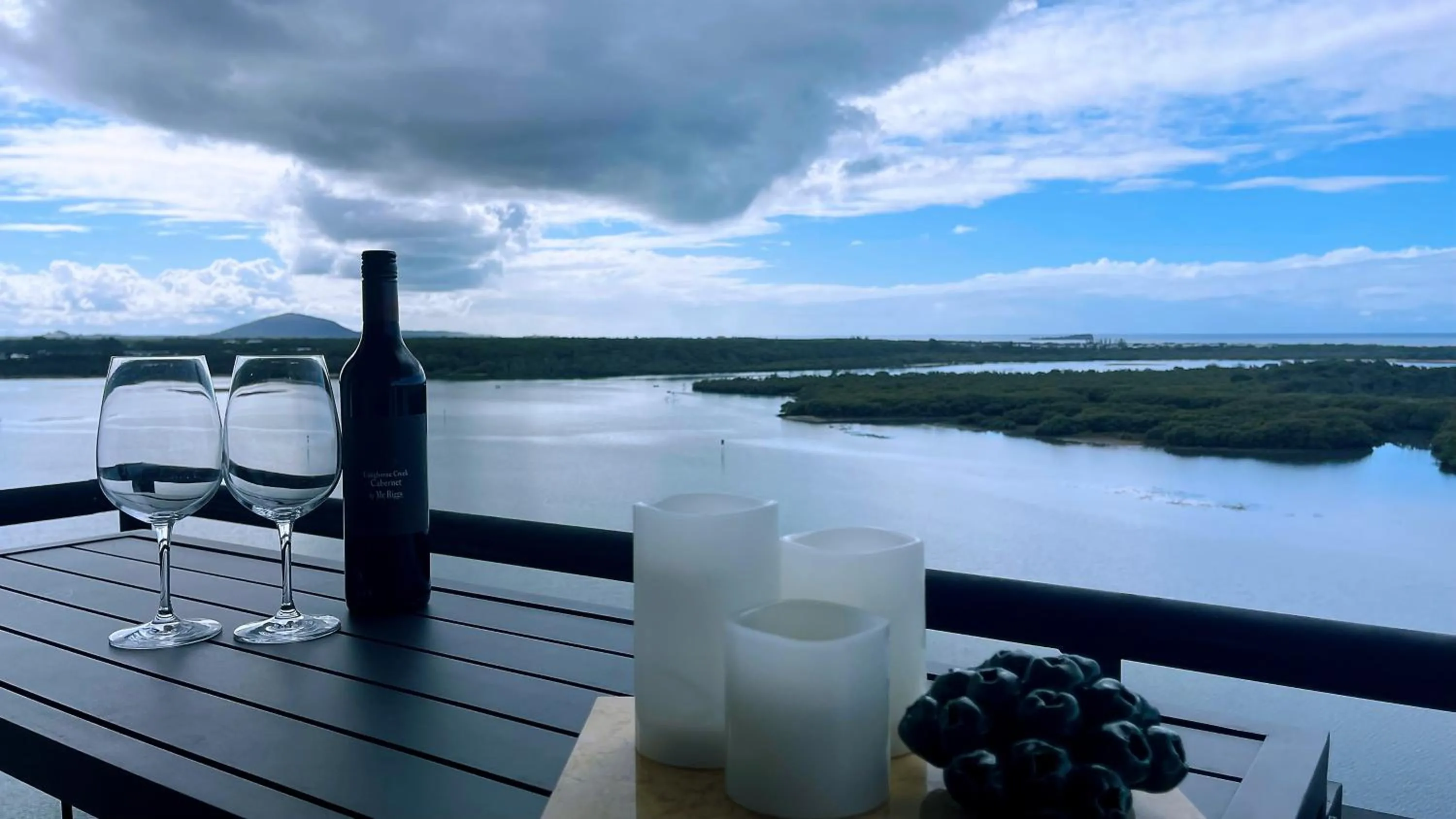 Natural landscape in Maroochydore Riverfront Apartment