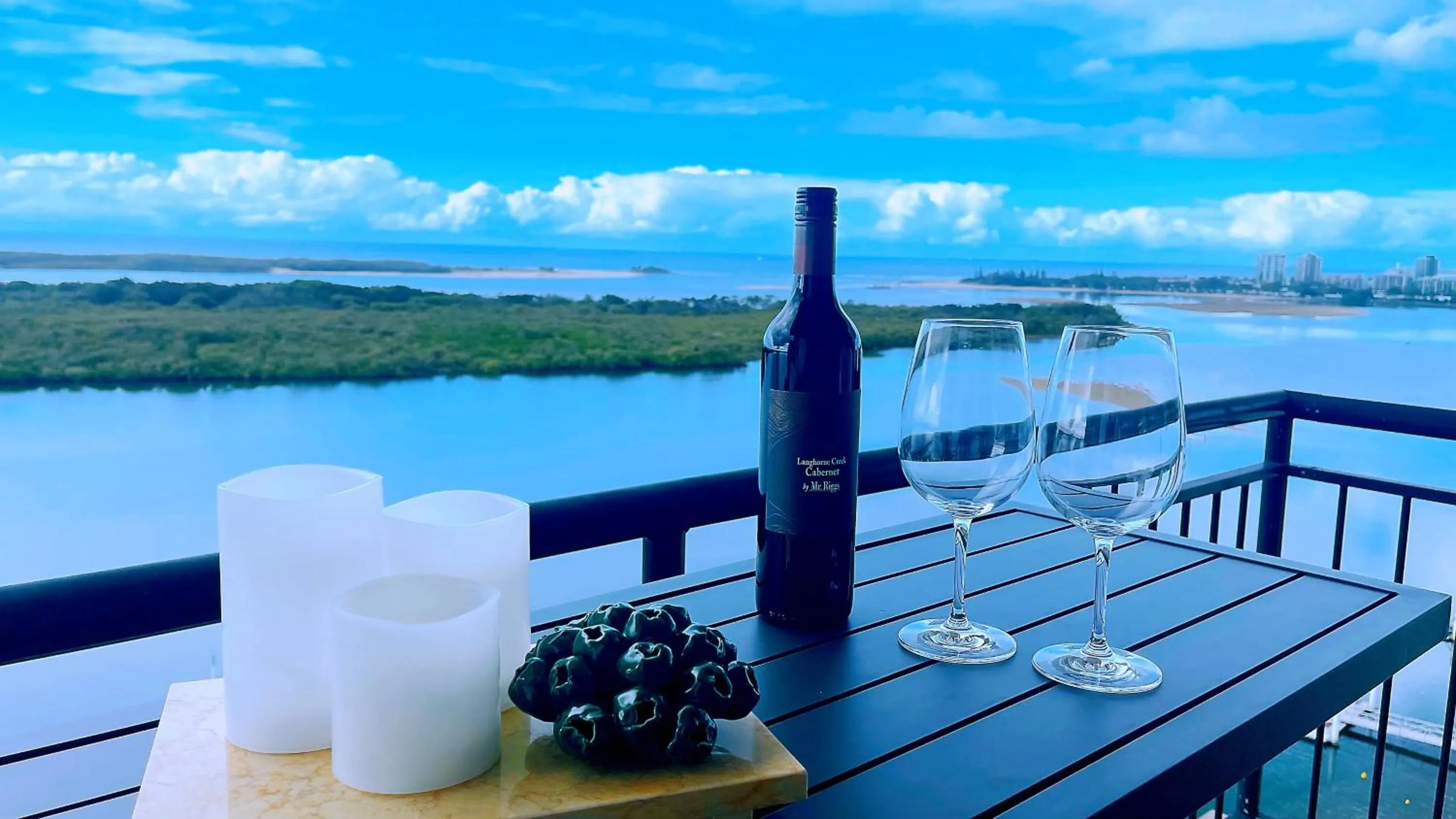 Natural landscape in Maroochydore Riverfront Apartment