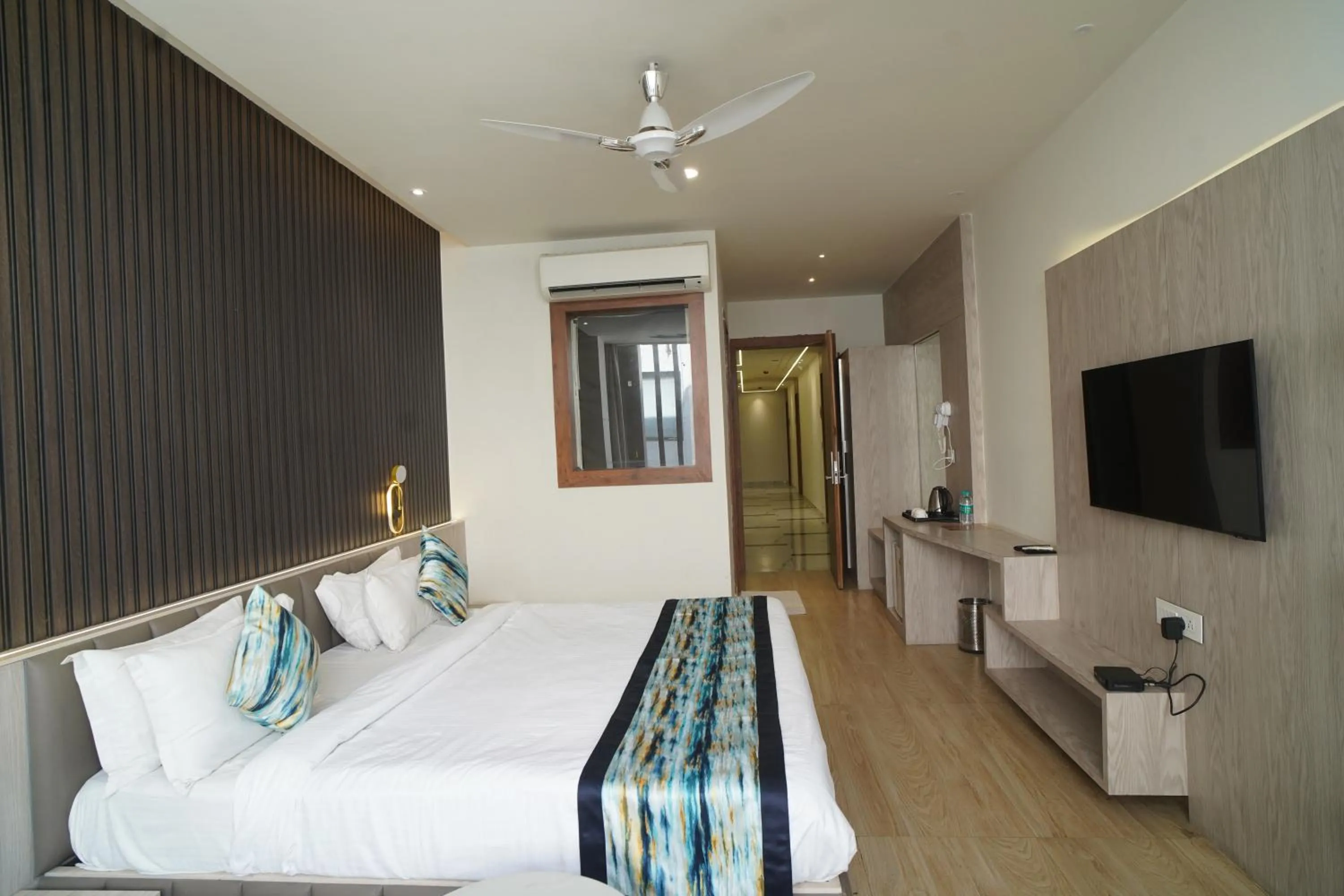 Photo of the whole room, Bed in Familia Hotel and Banquets