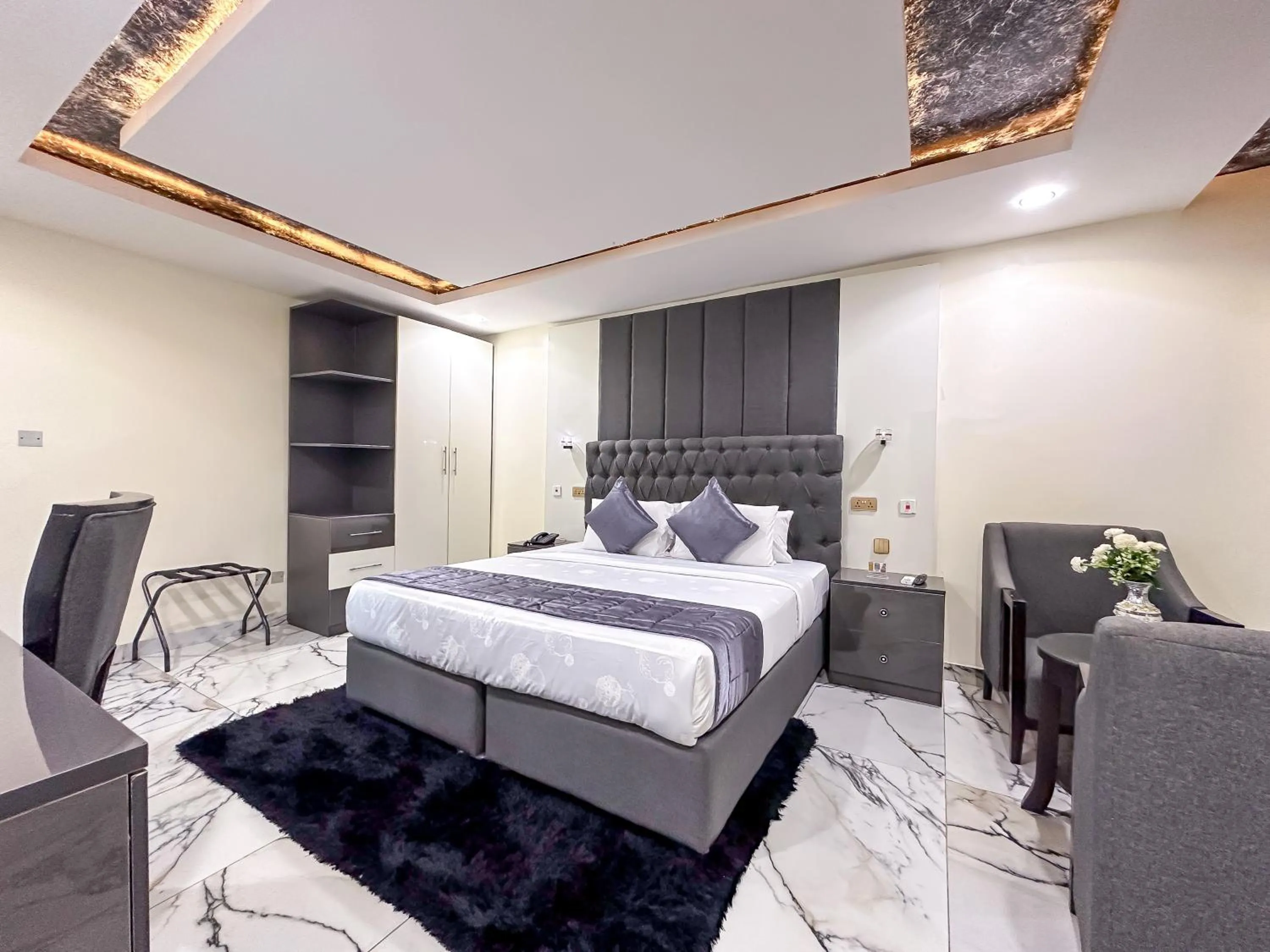 Bed in Parkview Astoria Hotel