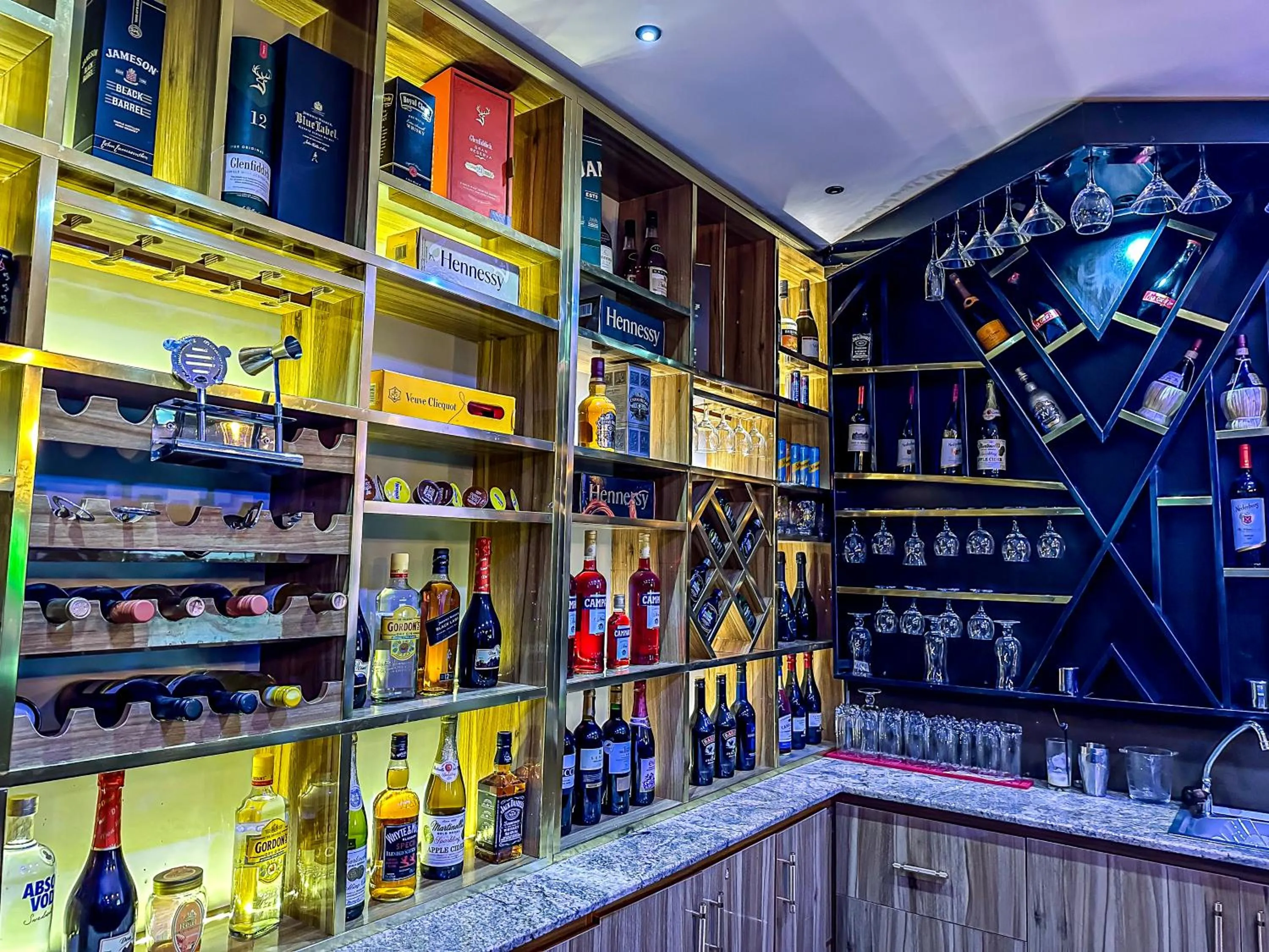 Lounge or bar in Parkview Astoria Hotel