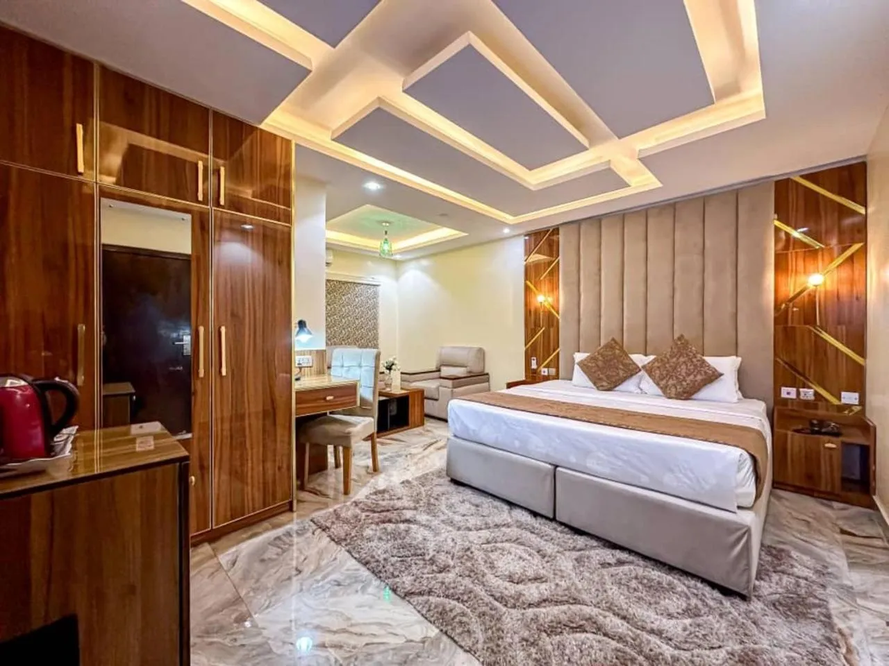 Bedroom, Bed in Parkview Astoria Hotel