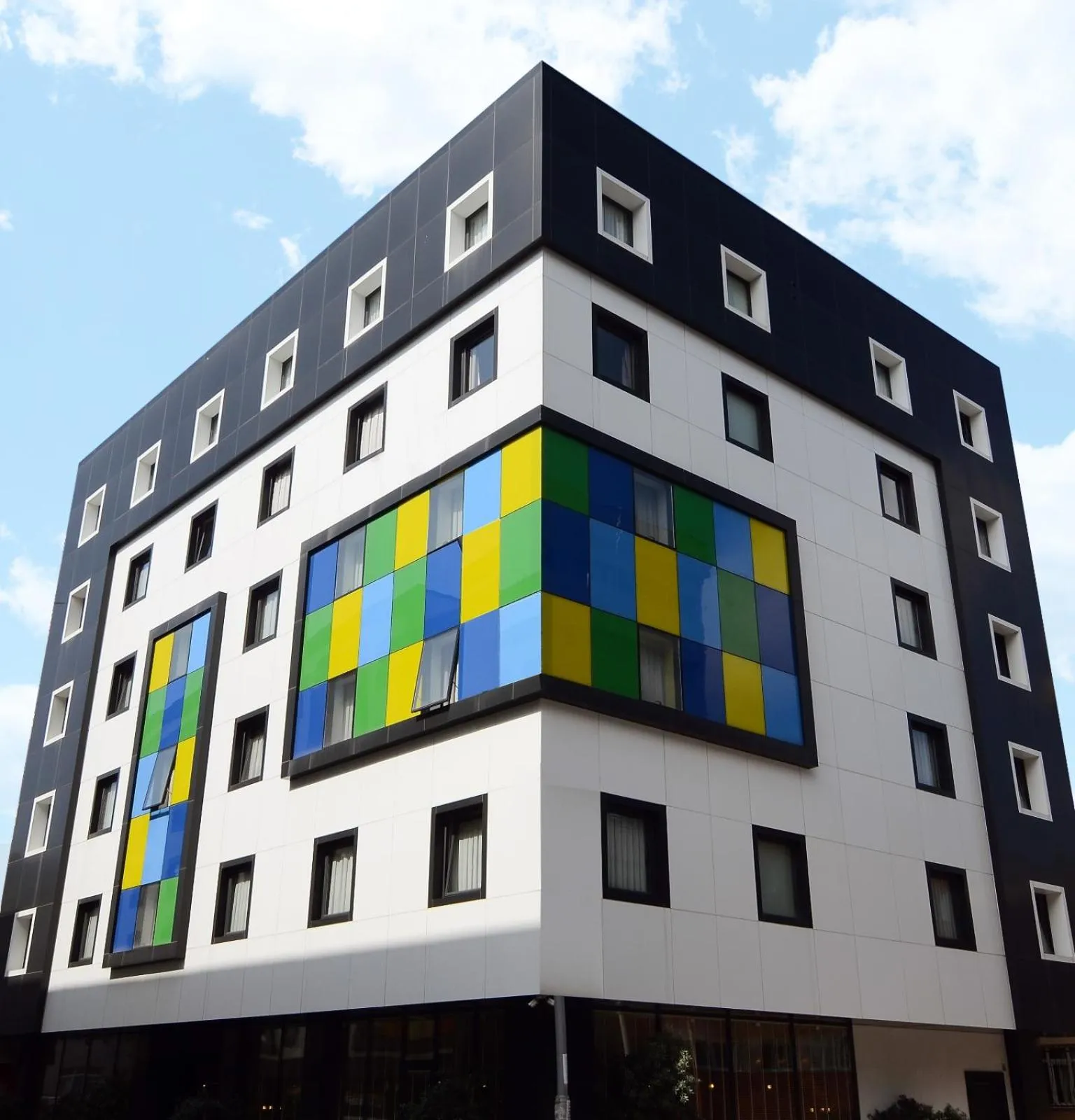 Property building in Tempo Fair Suites