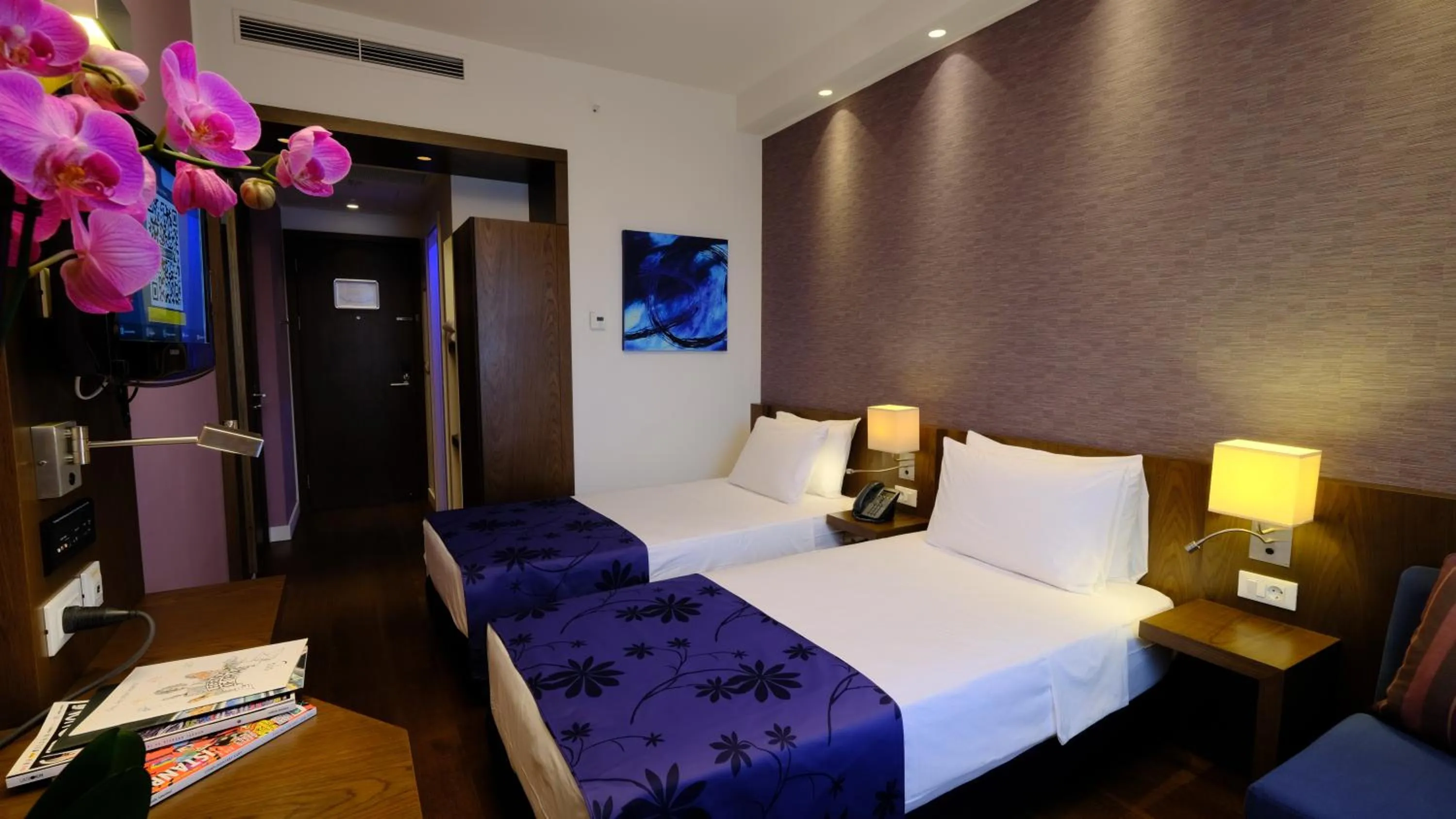 Bed in FEZ INN Hotel