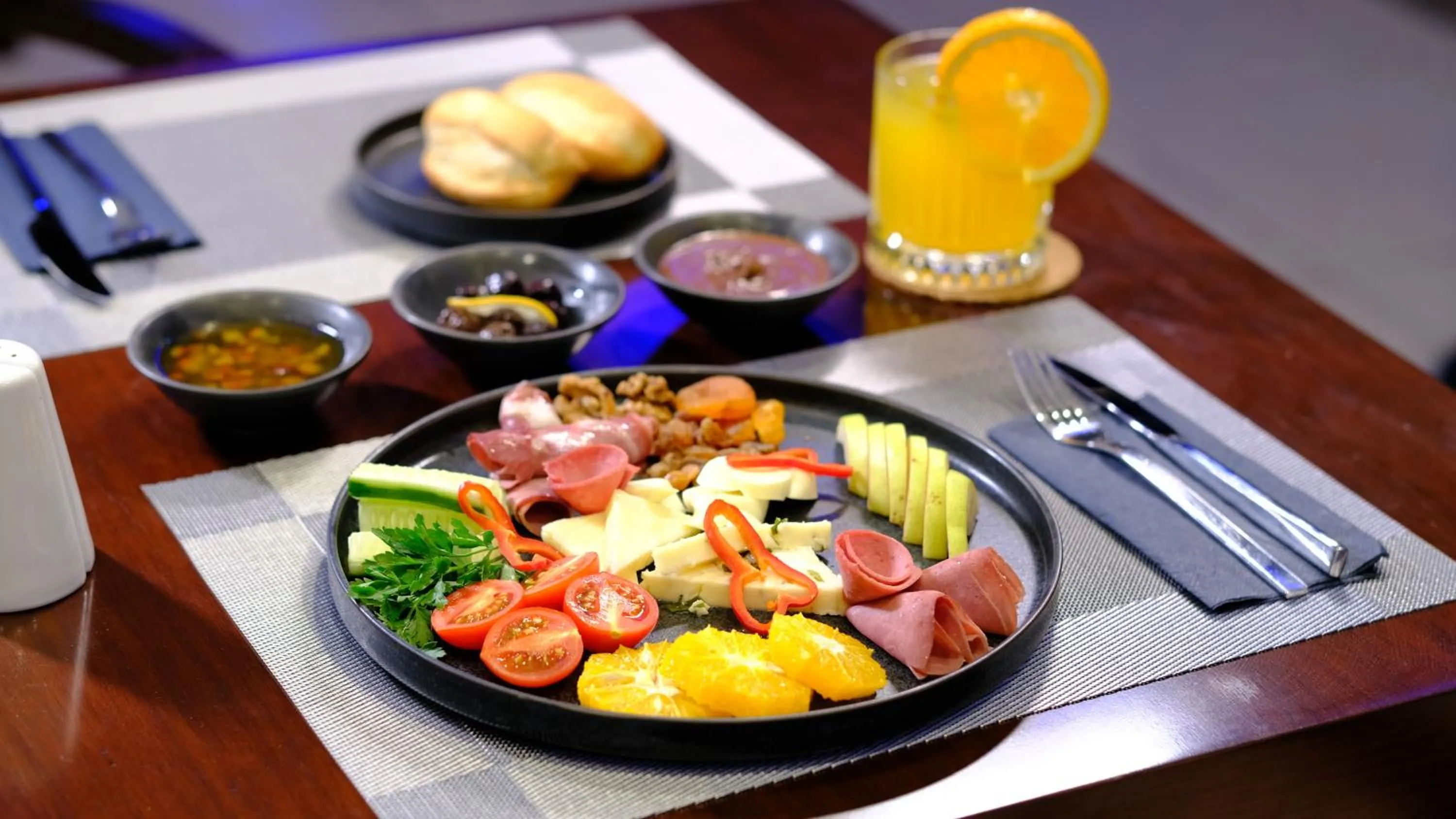 Food and drinks in FEZ INN Hotel