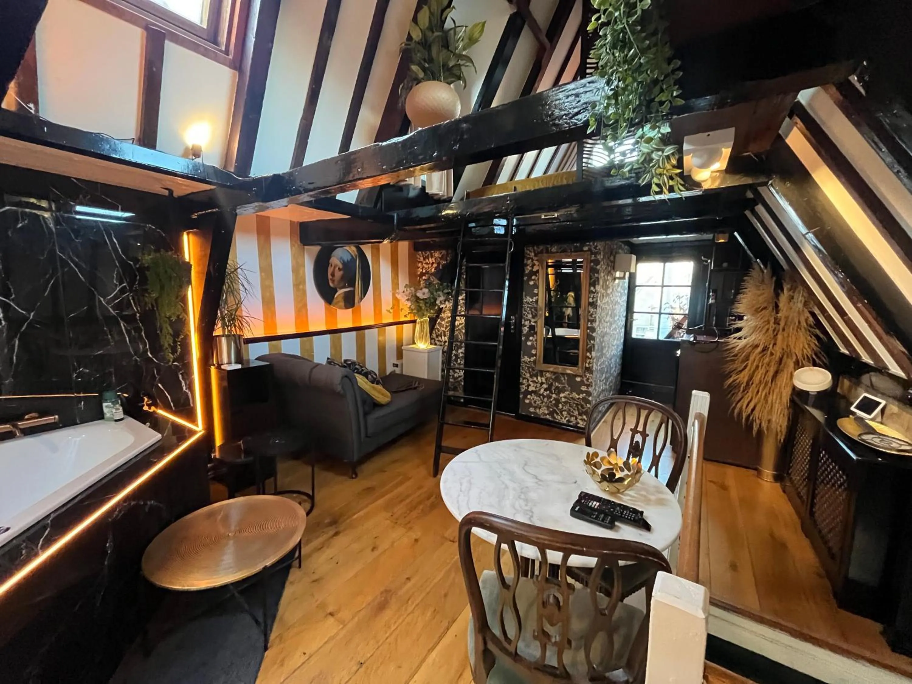 The Enlightened House Luxury Suites