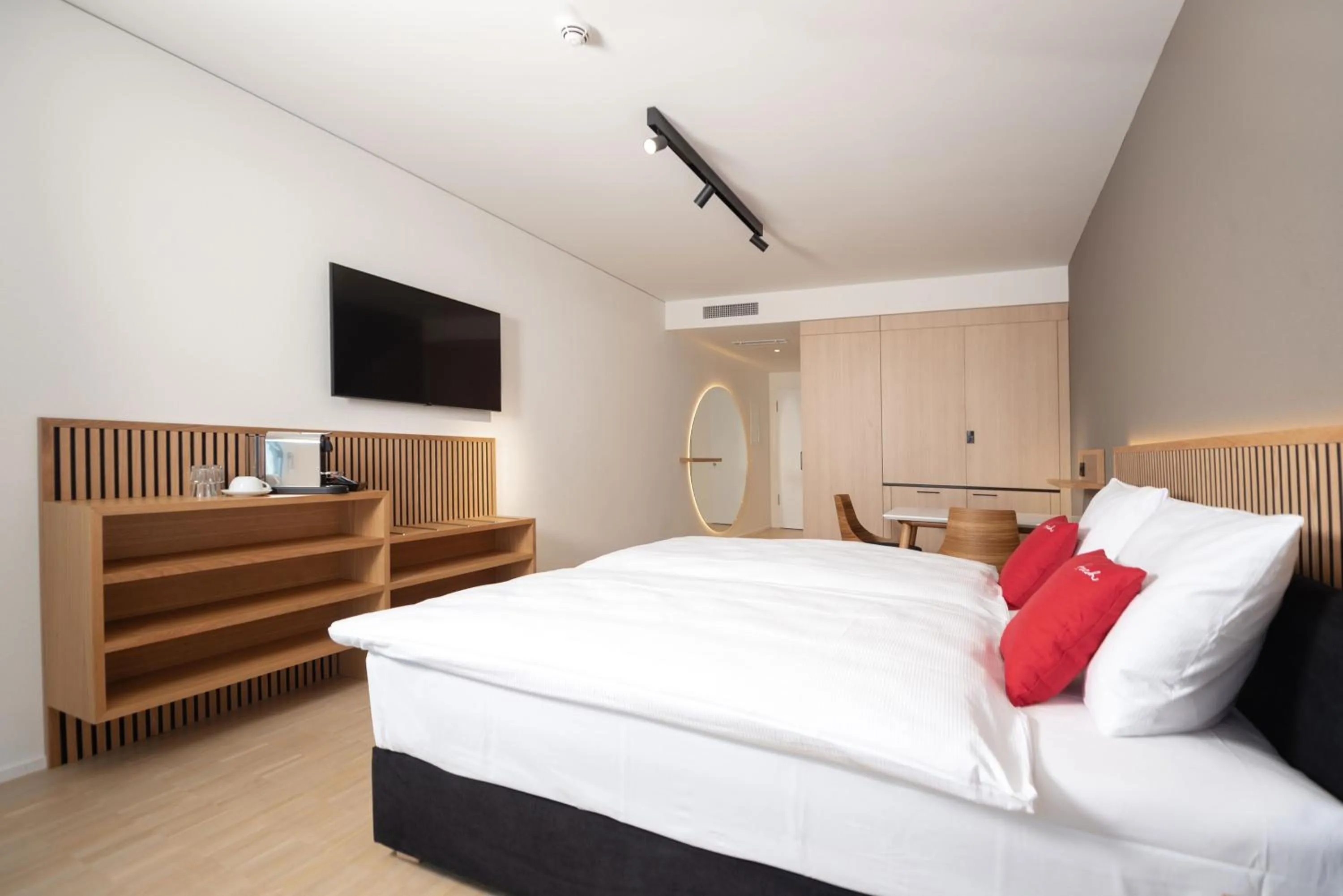 Bedroom, Bed in Tailormade Hotel BAB Bachenbülach