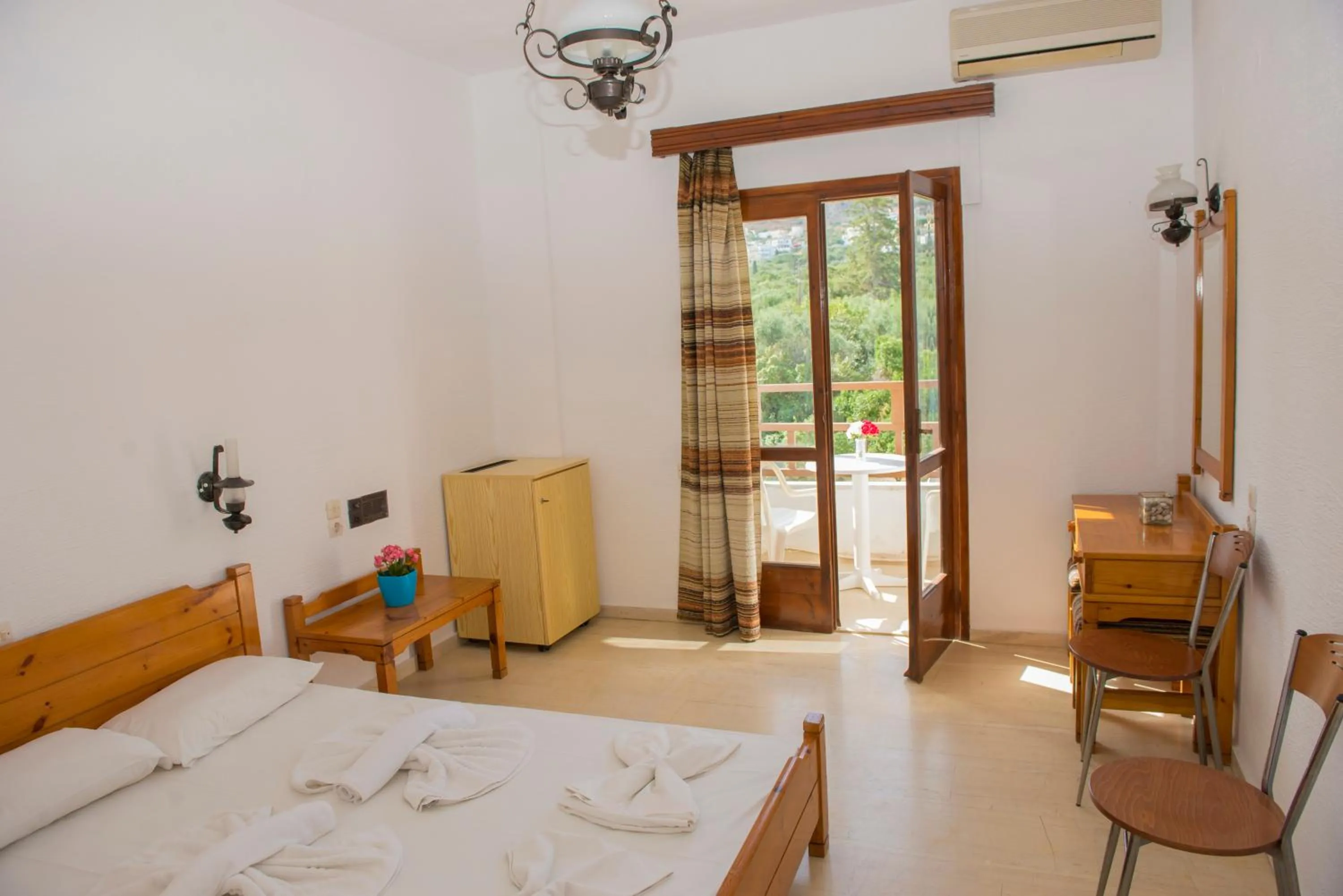 Day, Bed in Hotel Velissarios