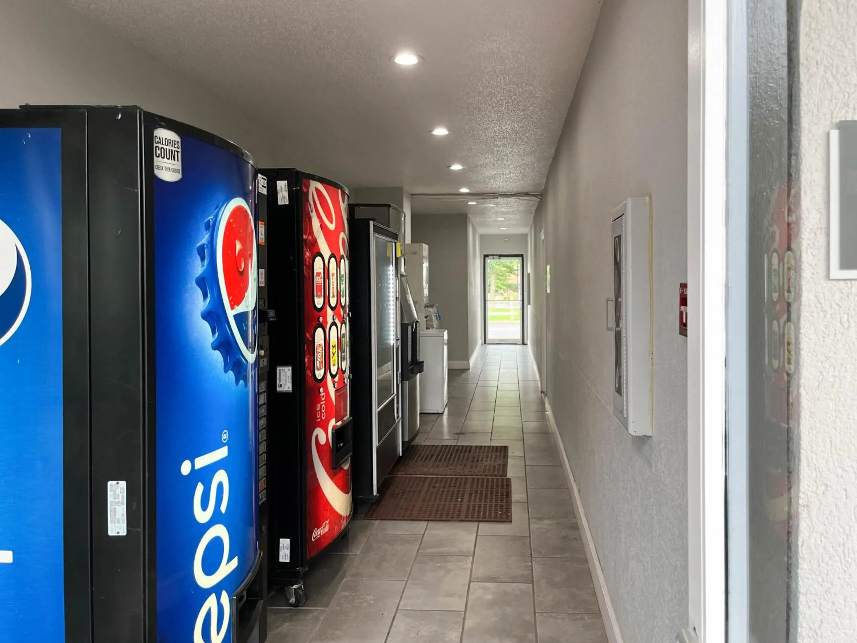 vending machine in Studio 6 Suites Lafayette, IN