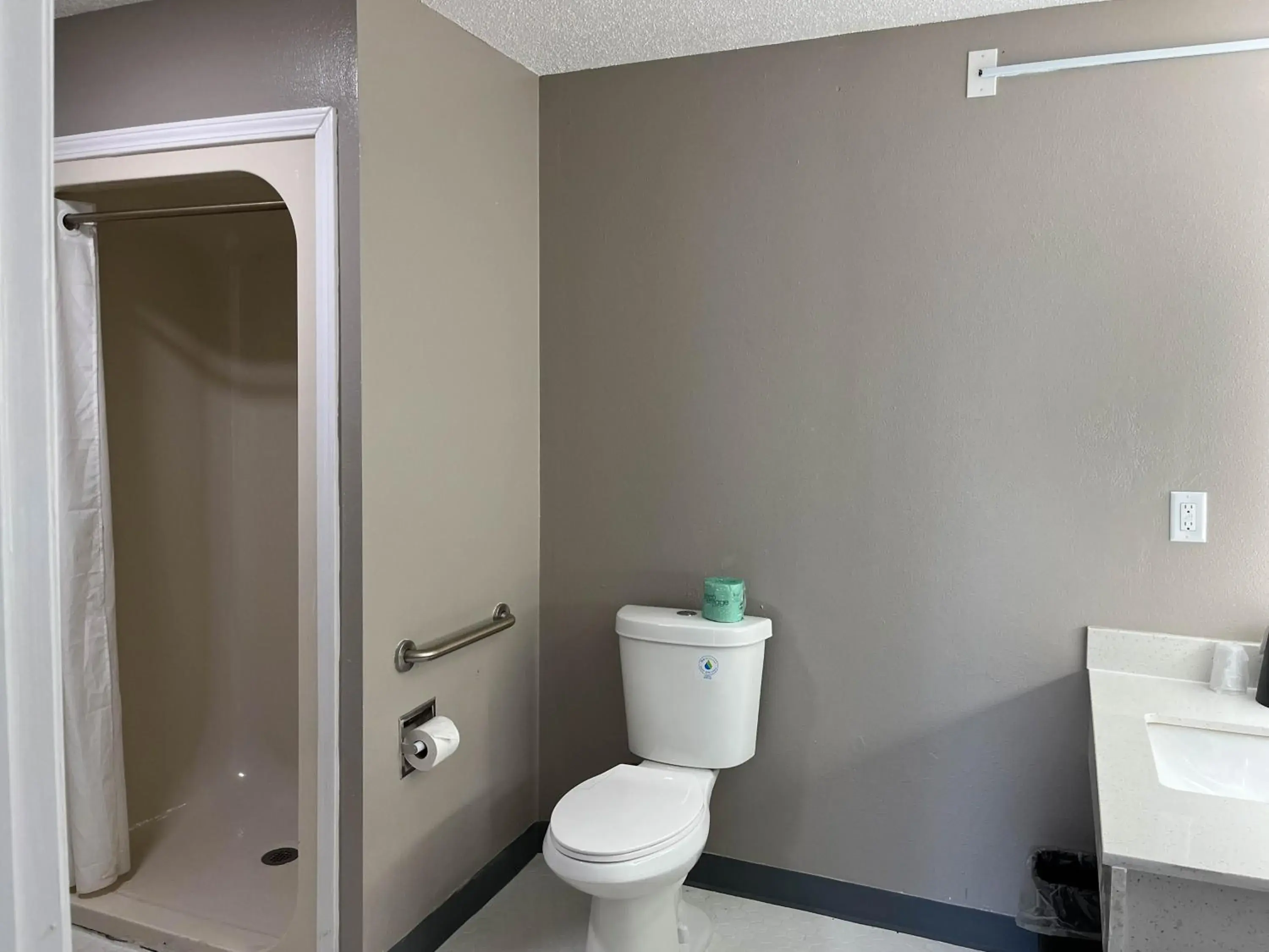 Shower, Bathroom in Studio 6 Suites Lafayette, IN