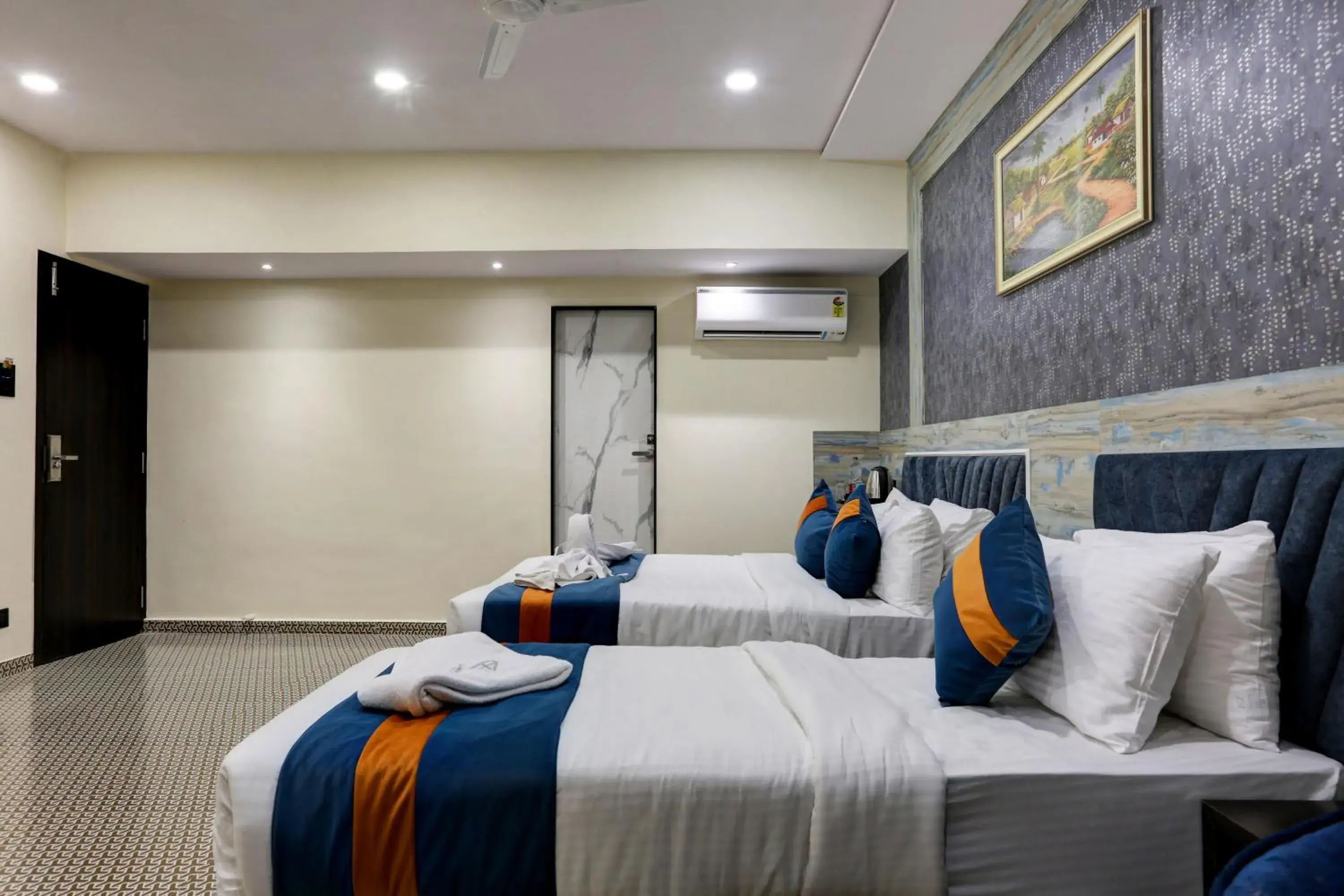 Bedroom, Bed in DIAMOND HOTEL Bedroom, Bed in DIAMOND HOTEL