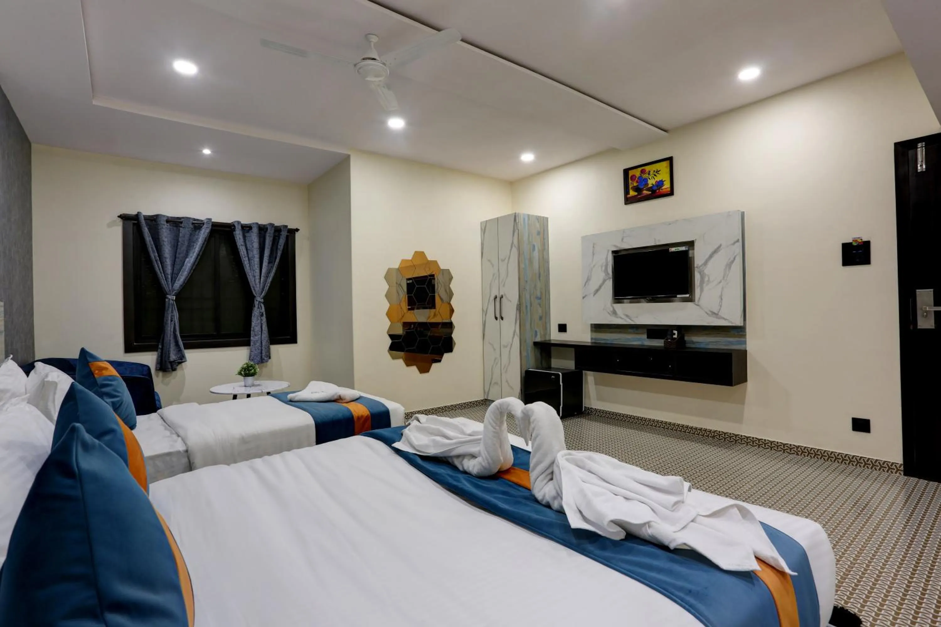 Bedroom, Bed in DIAMOND HOTEL