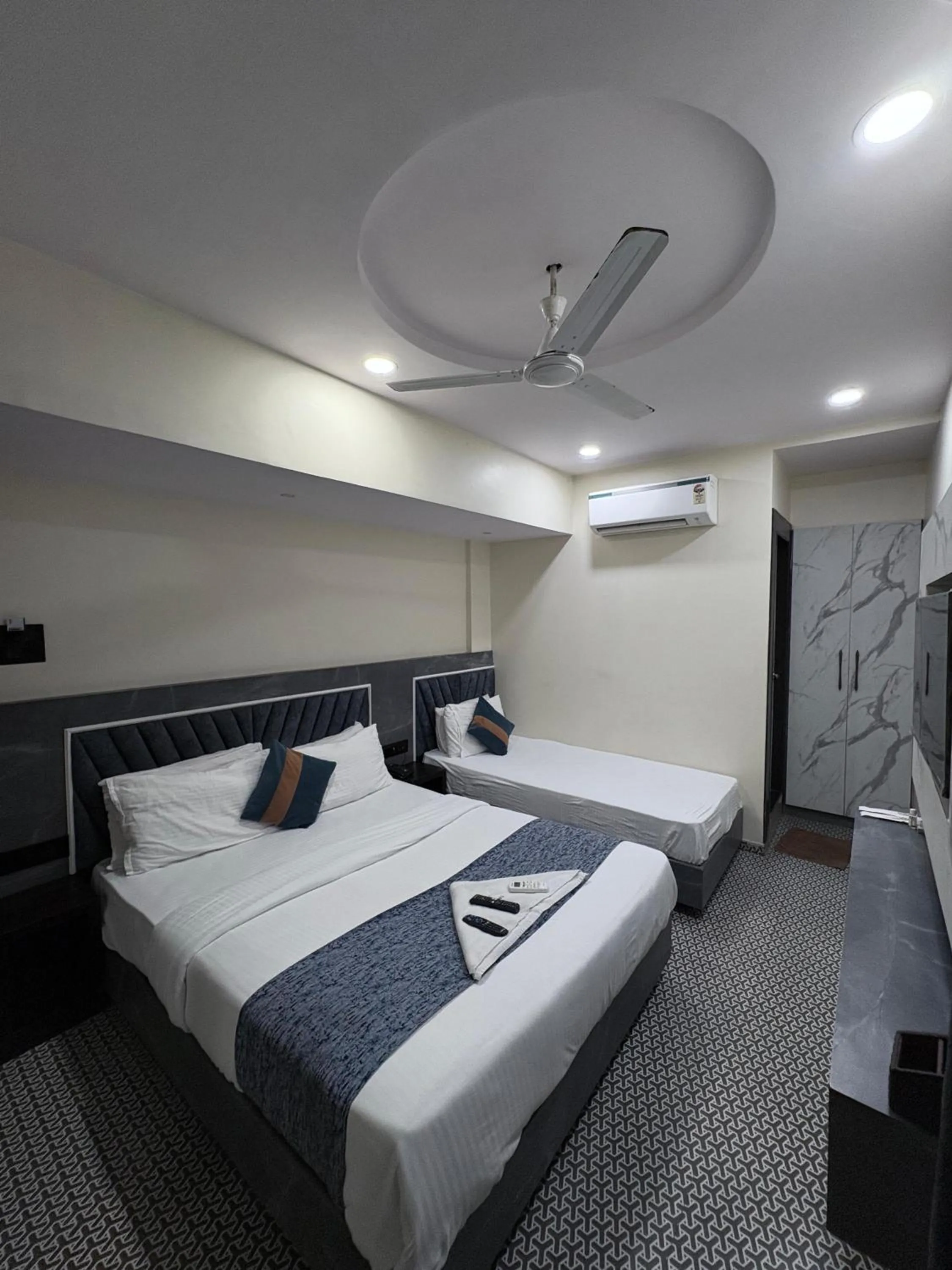 Bedroom, Bed in DIAMOND HOTEL