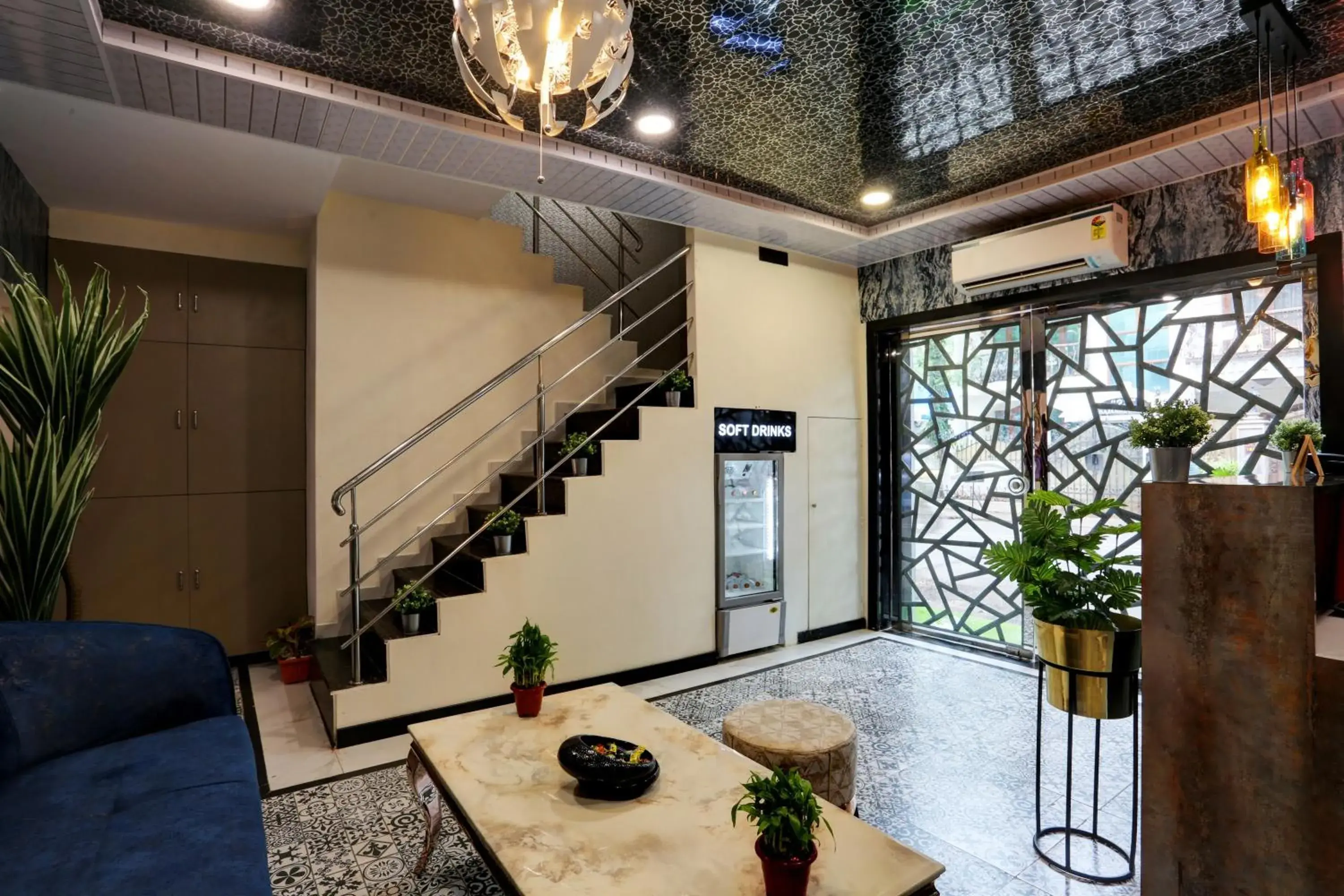 Living room in DIAMOND HOTEL Living room in DIAMOND HOTEL