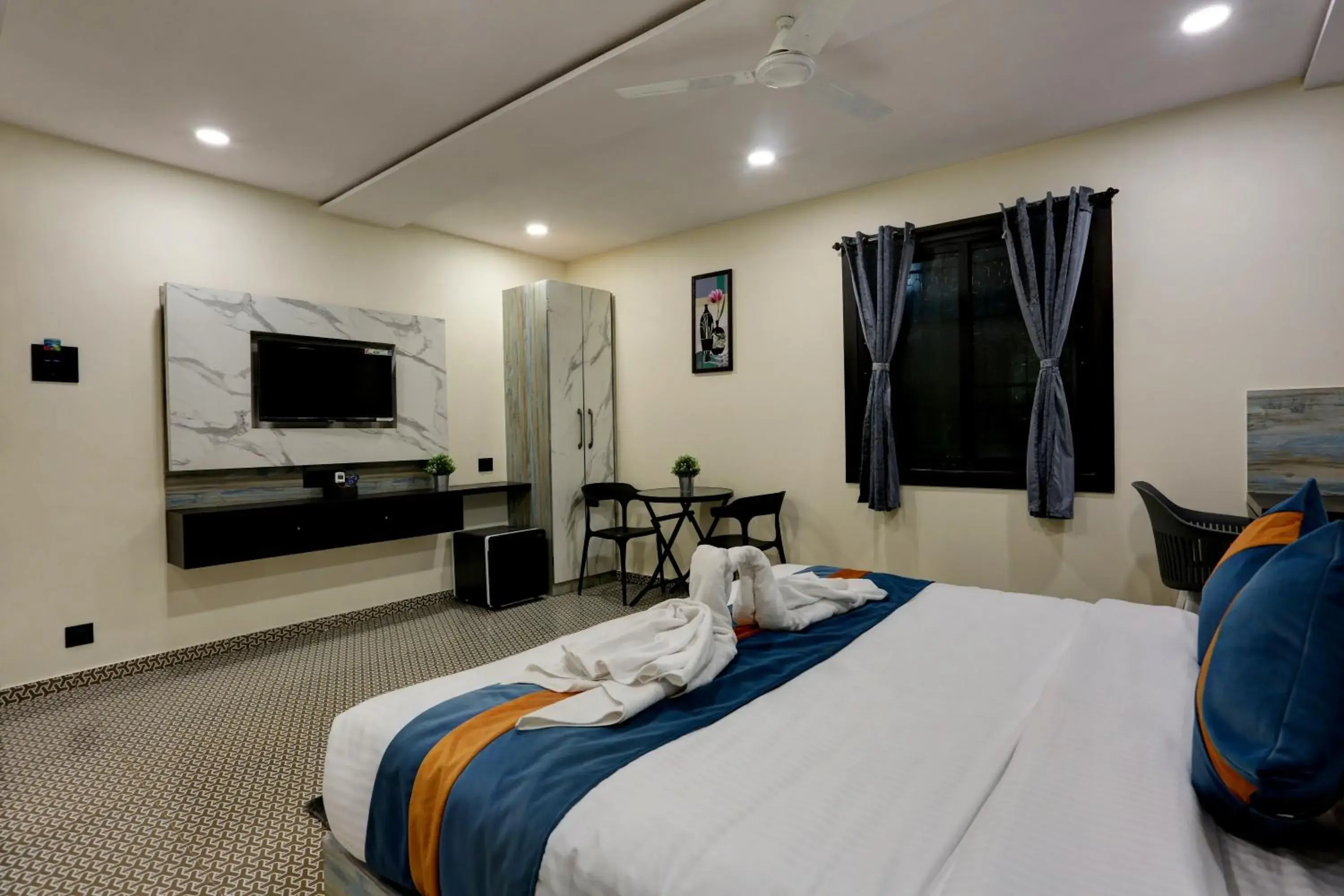 Bedroom, Bed in DIAMOND HOTEL Bedroom, Bed in DIAMOND HOTEL