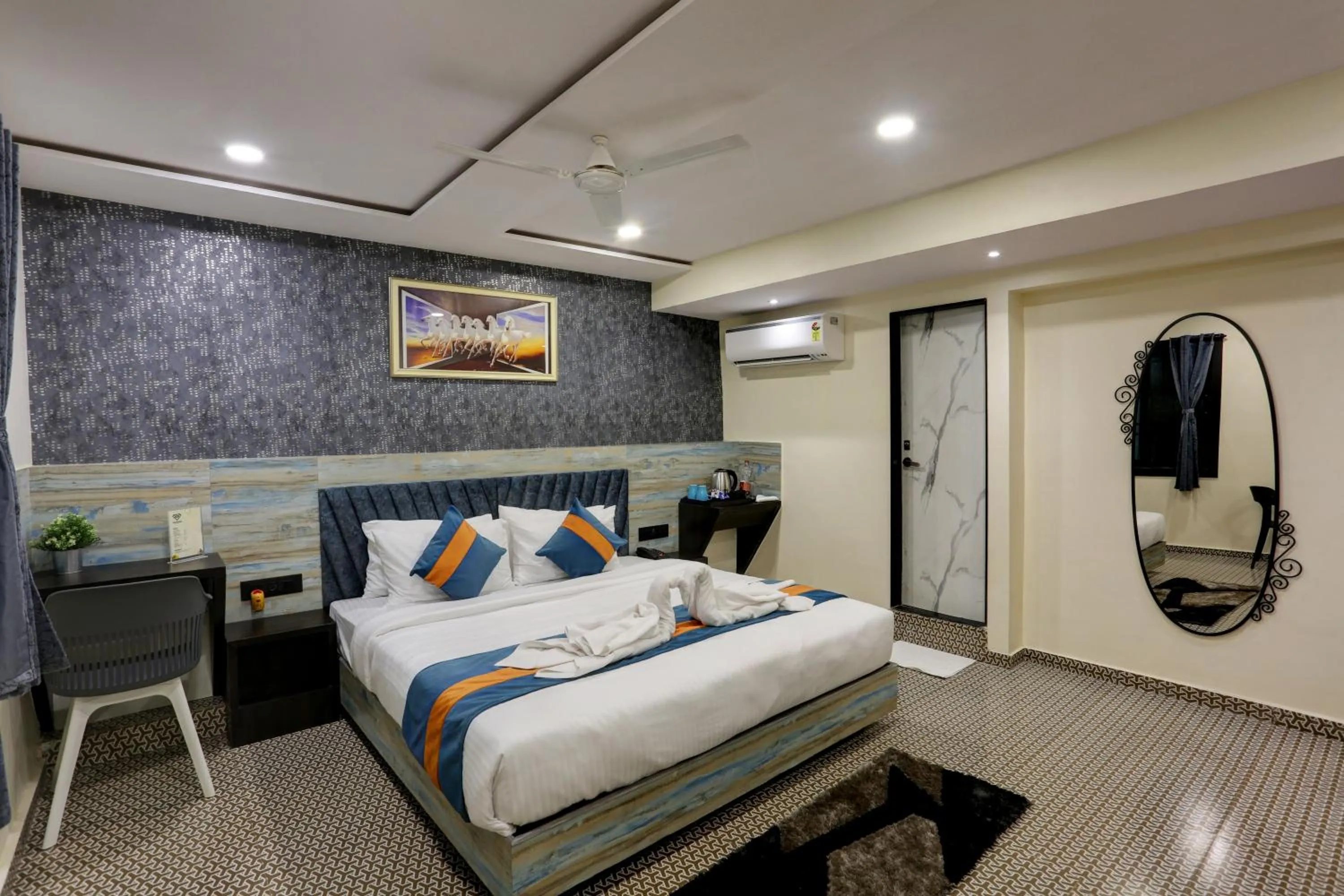 Bedroom, Bed in DIAMOND HOTEL