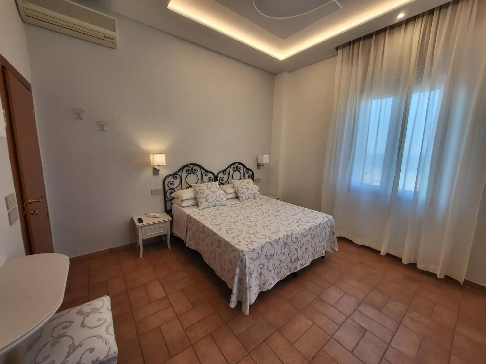 Bedroom, Bed in Hotel Villa Fulgida