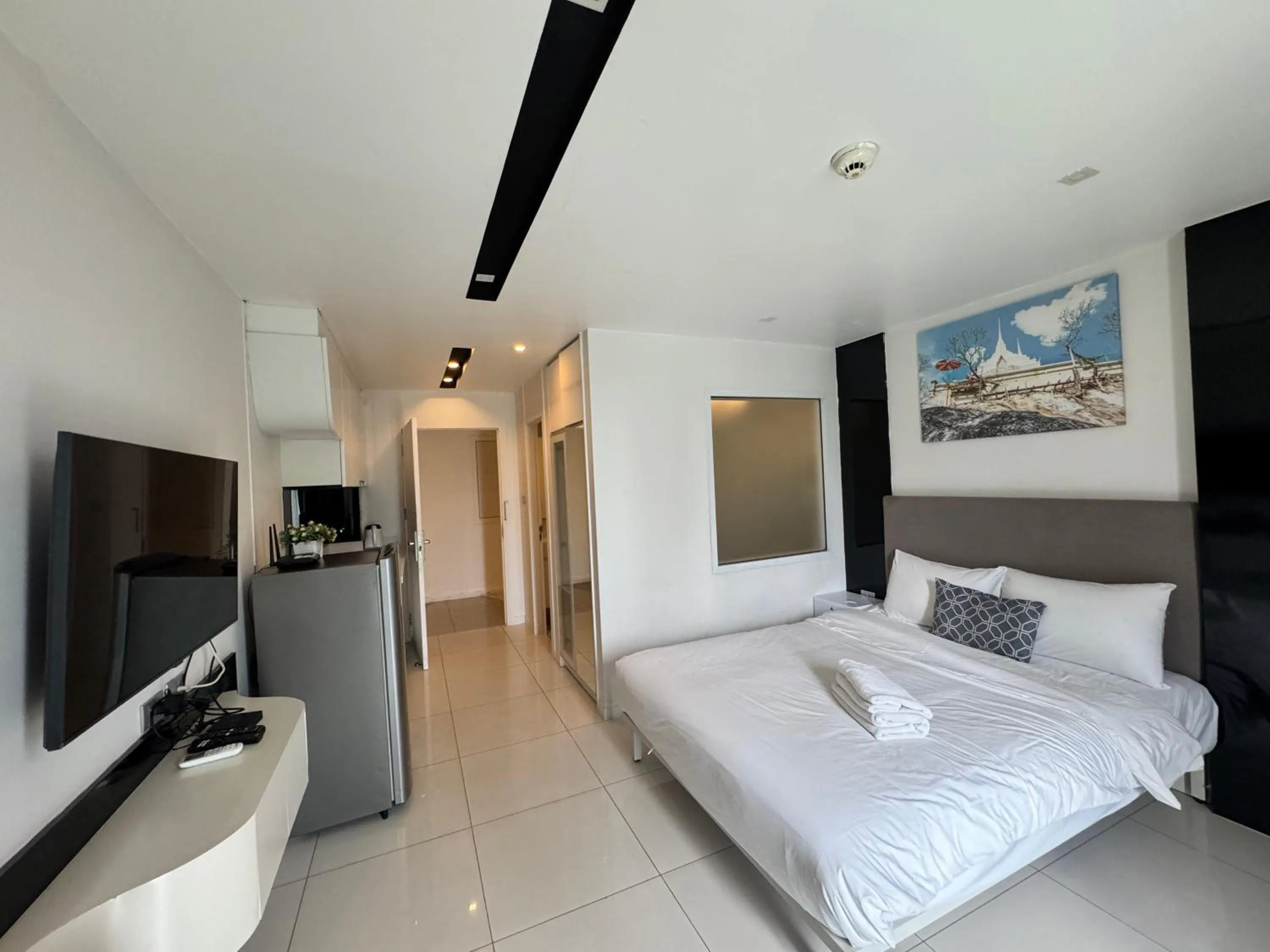 Photo of the whole room, Bed in City Center Residence & Hot Hot Hot