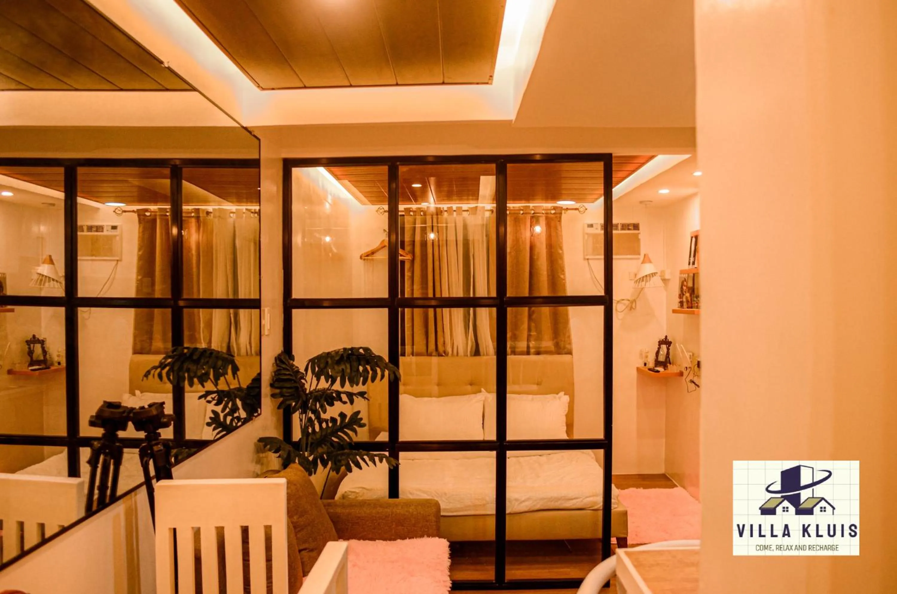 Tagaytay Cozy Staycation in Villa Kluis Pine Suite