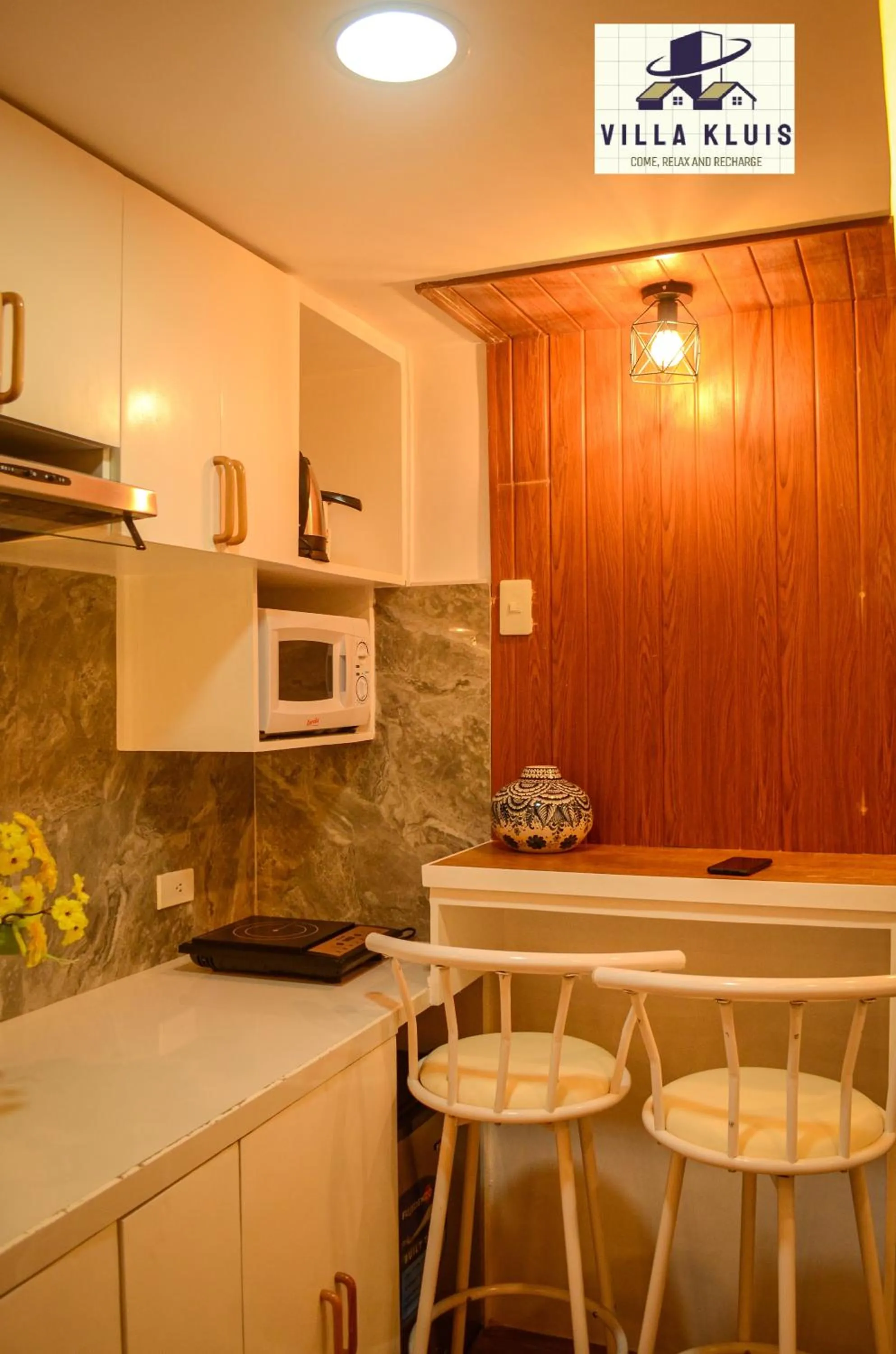 Tagaytay Cozy Staycation in Villa Kluis Pine Suite