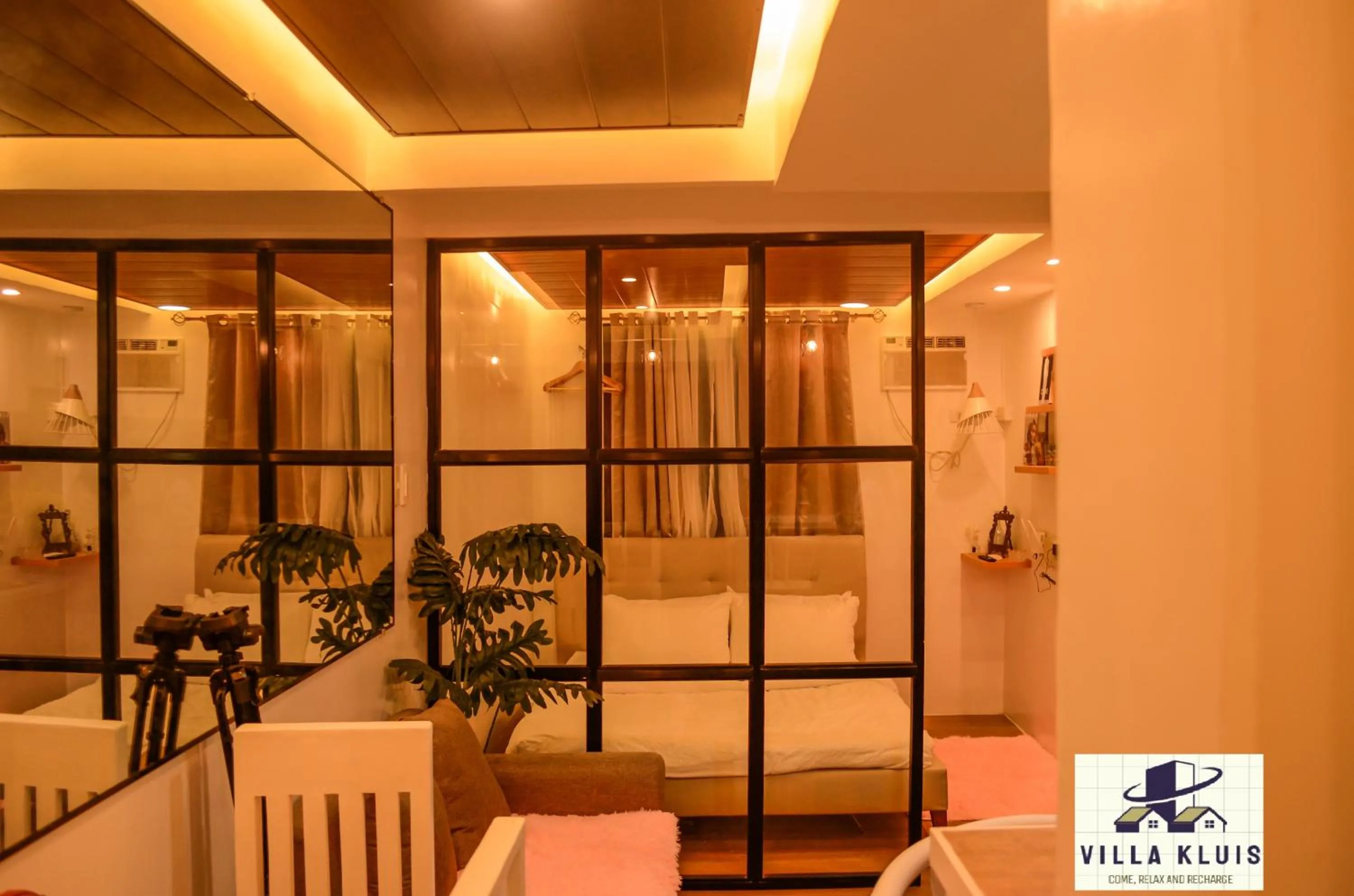 Tagaytay Cozy Staycation in Villa Kluis Pine Suite