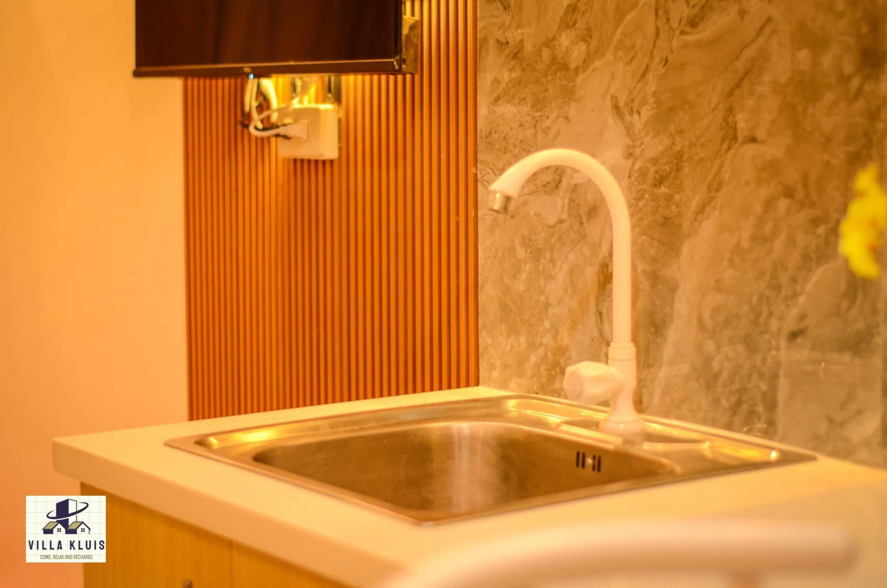 Tagaytay Cozy Staycation in Villa Kluis Pine Suite