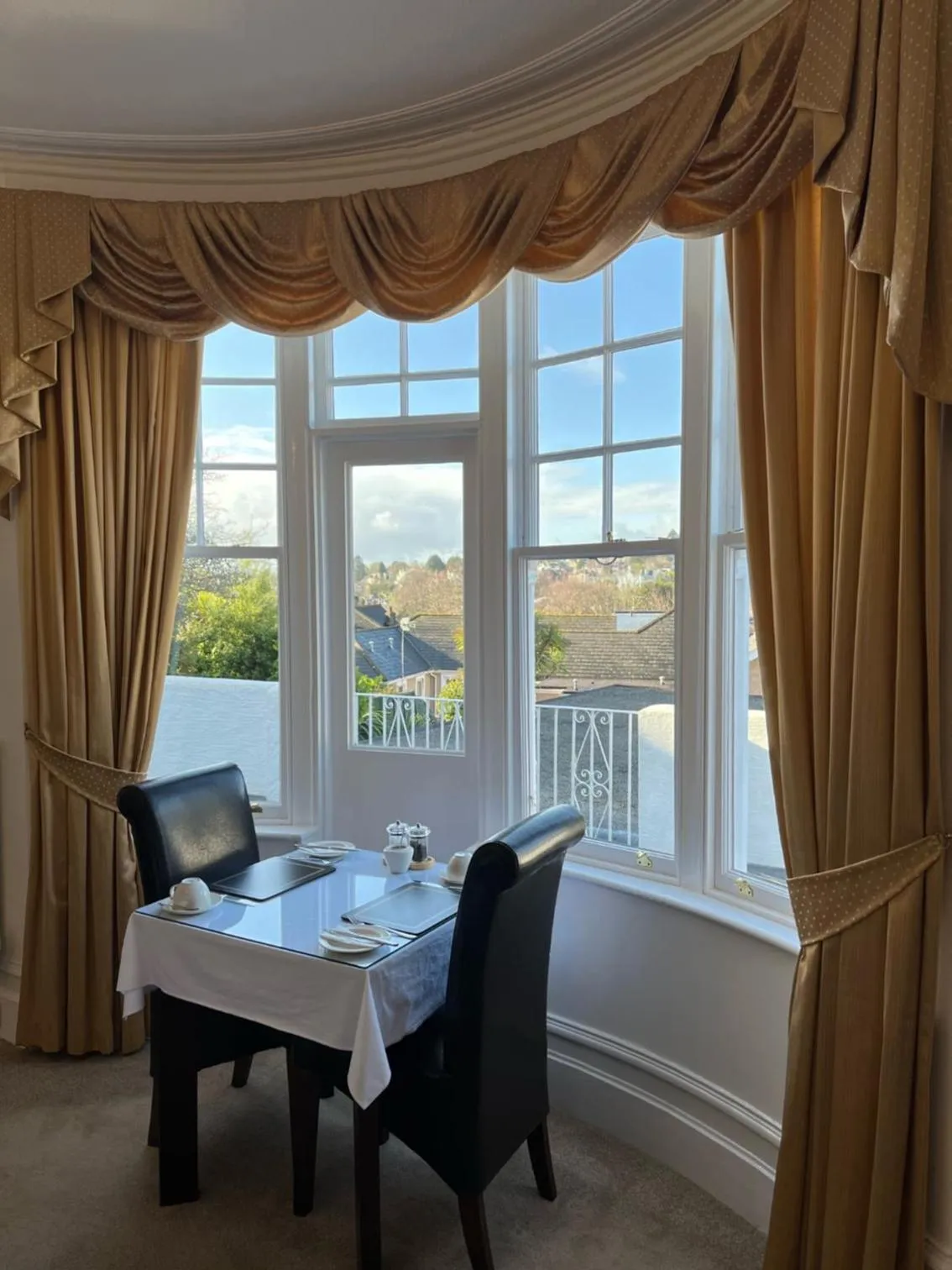 Dining area in The Sandpiper Guest House
