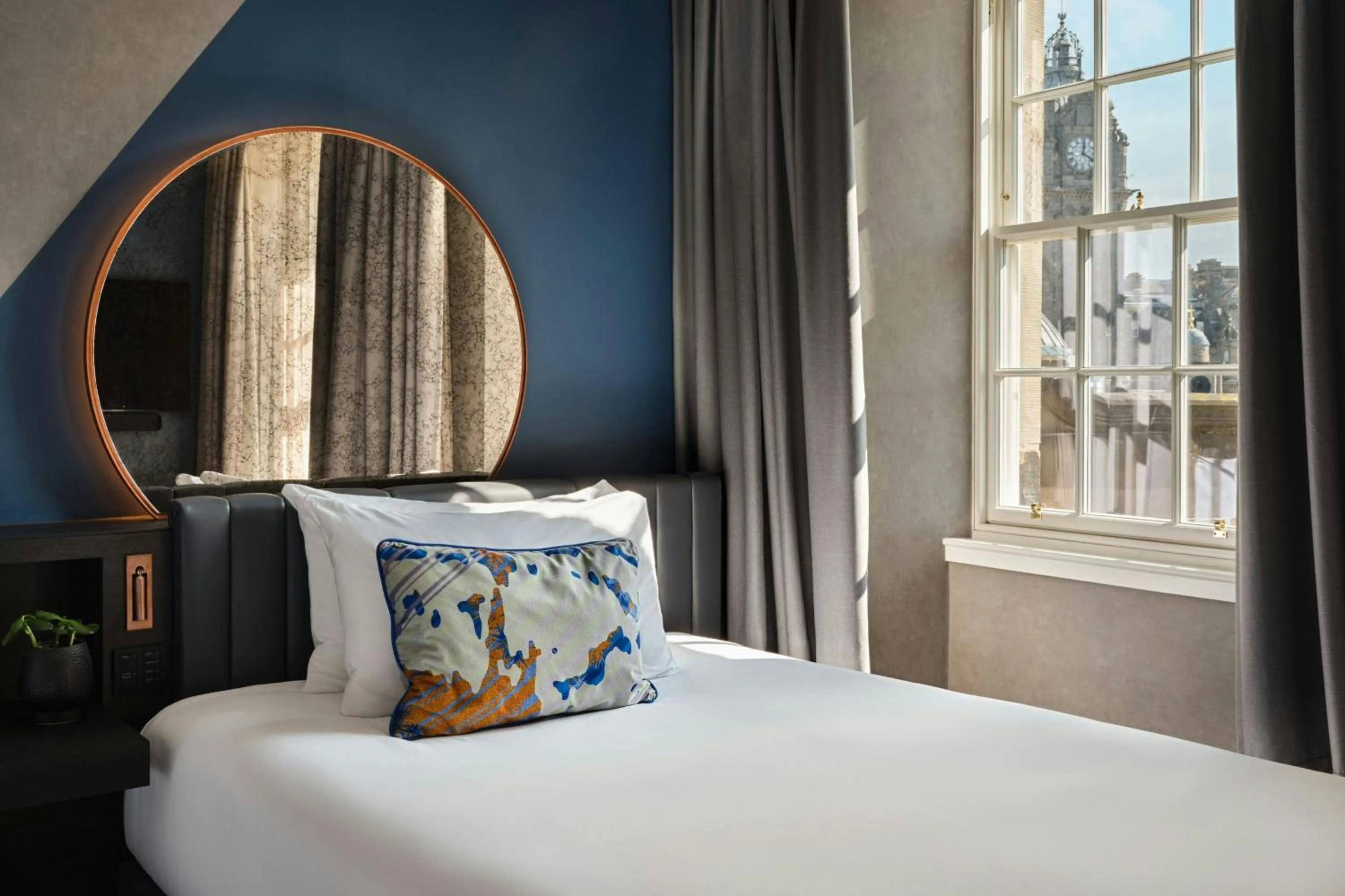 Photo of the whole room, Bed in W Edinburgh