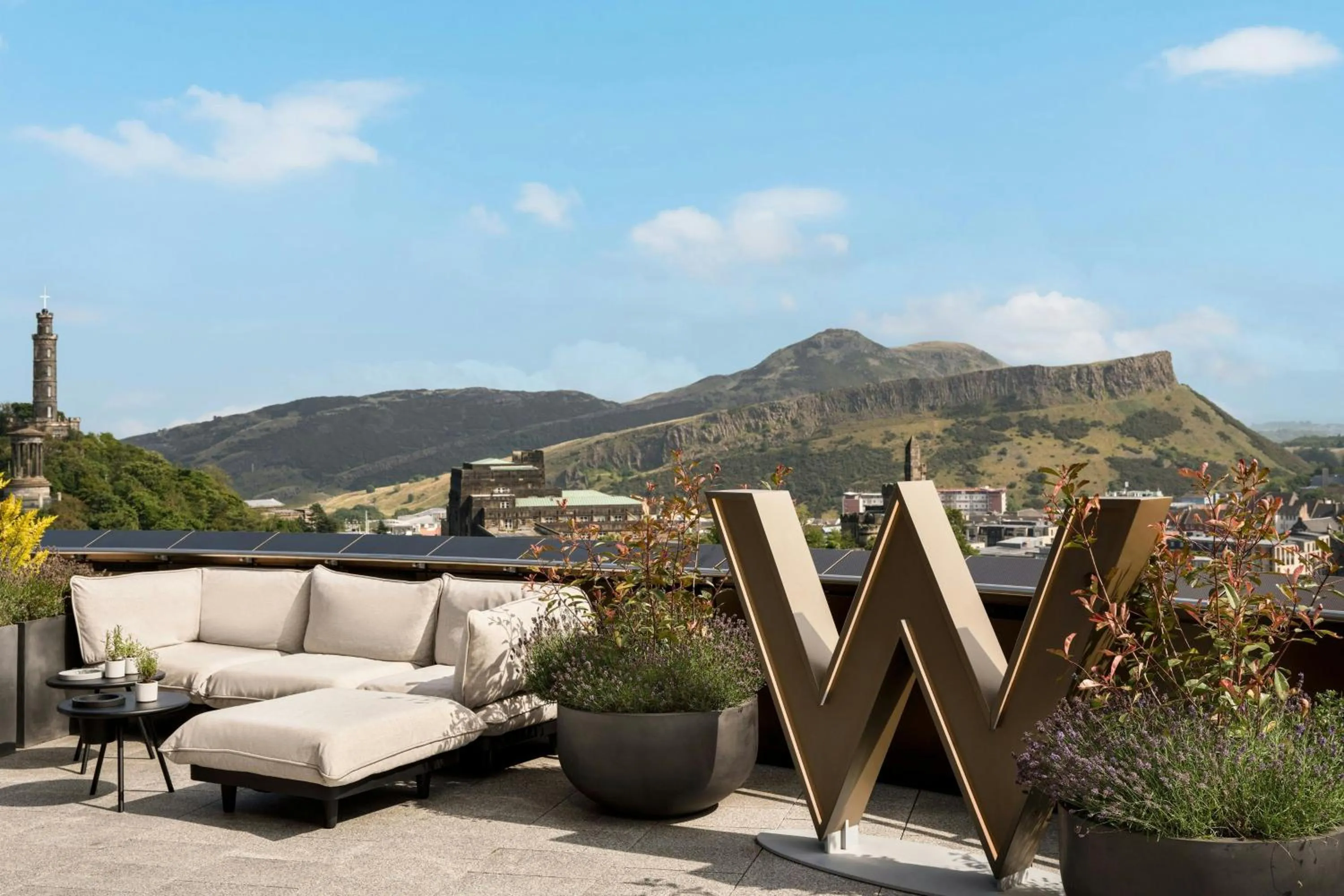 Nearby landmark in W Edinburgh