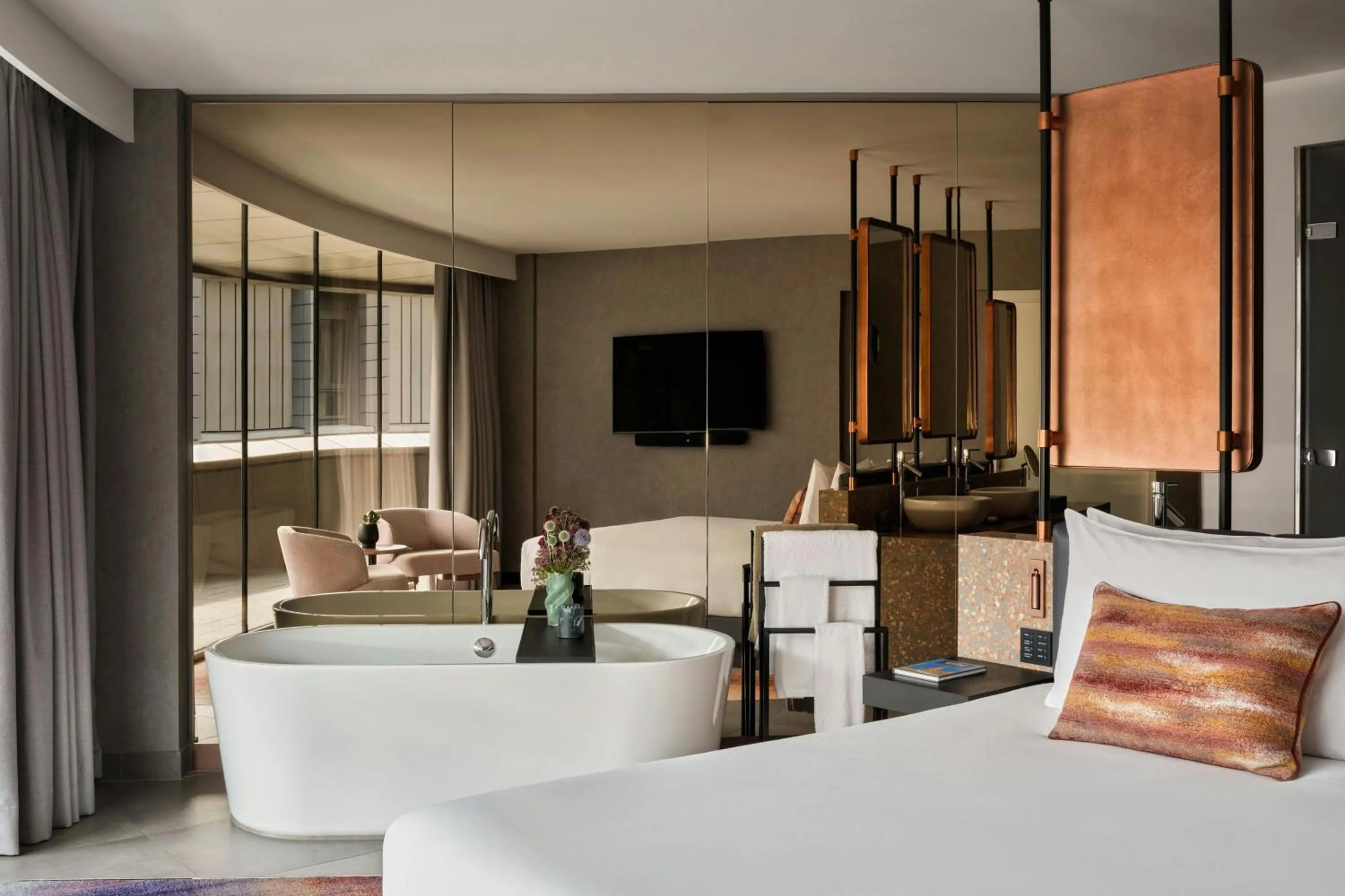 Bathroom, Bed in W Edinburgh