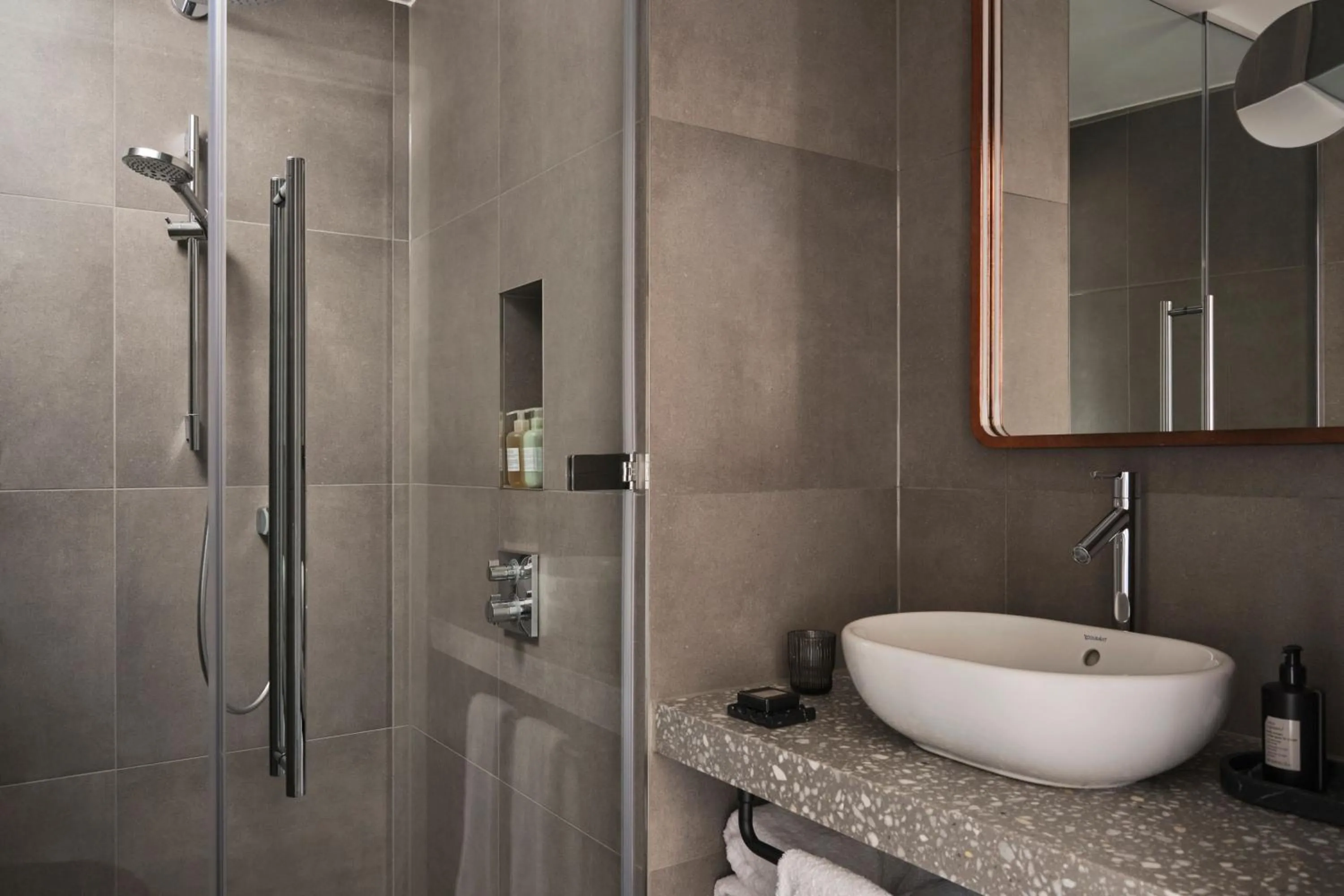 Shower in W Edinburgh