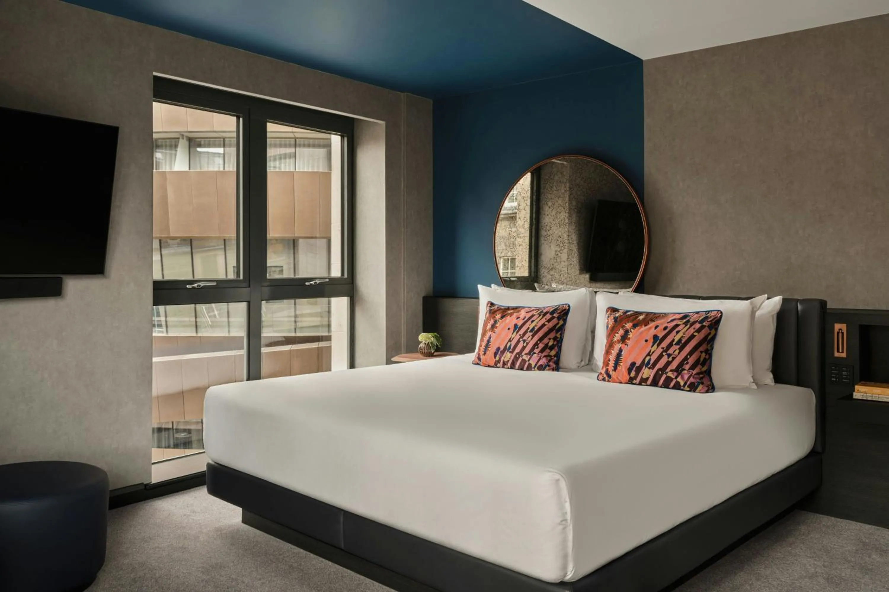 Bedroom, Bed in W Edinburgh