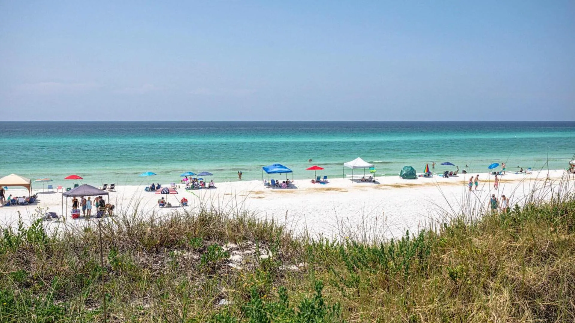 Hidden Lake Condos 321 - Short walk to Gulf Place