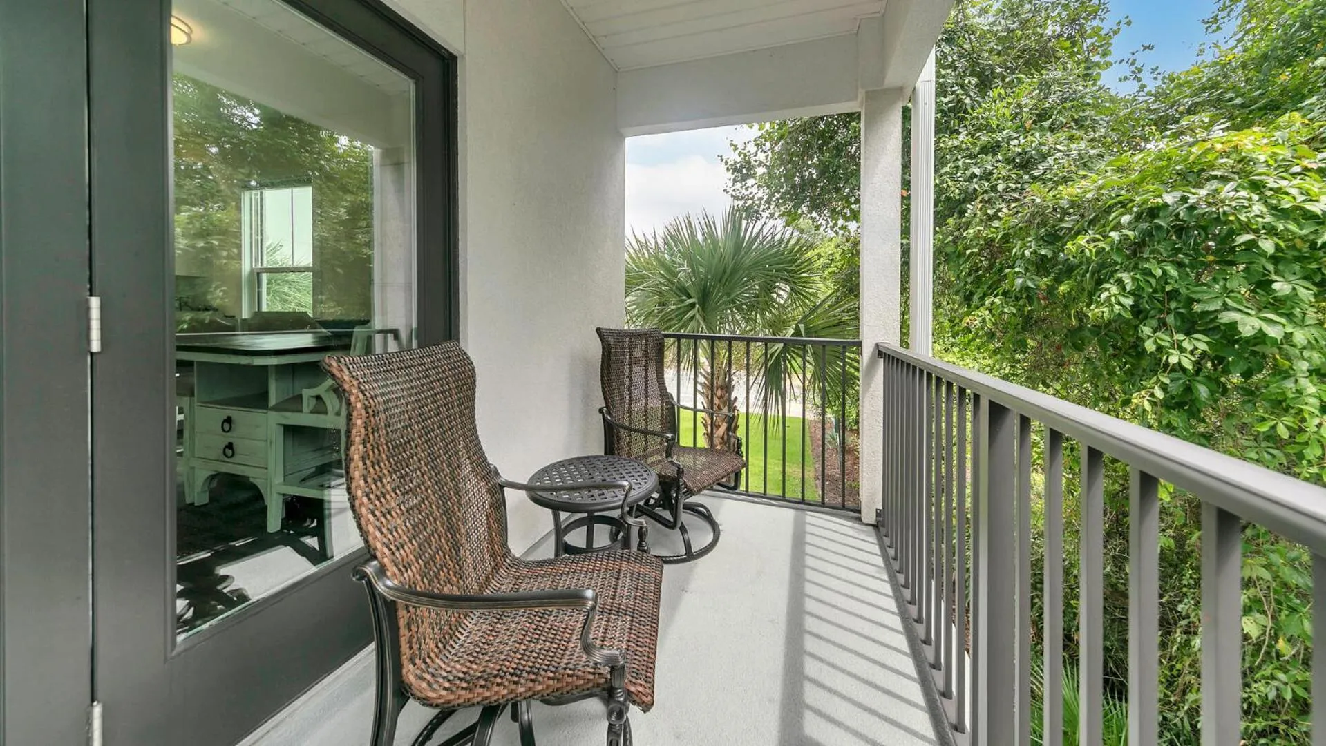 Hidden Lake Condos 321 - Short walk to Gulf Place