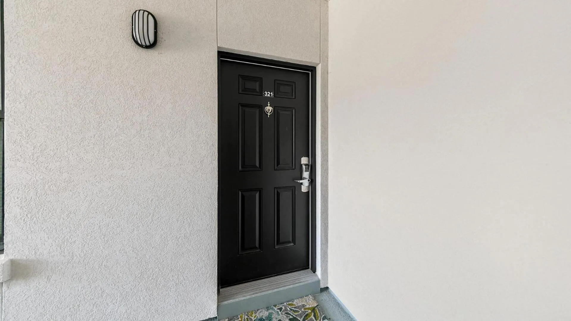 Hidden Lake Condos 321 - Short walk to Gulf Place